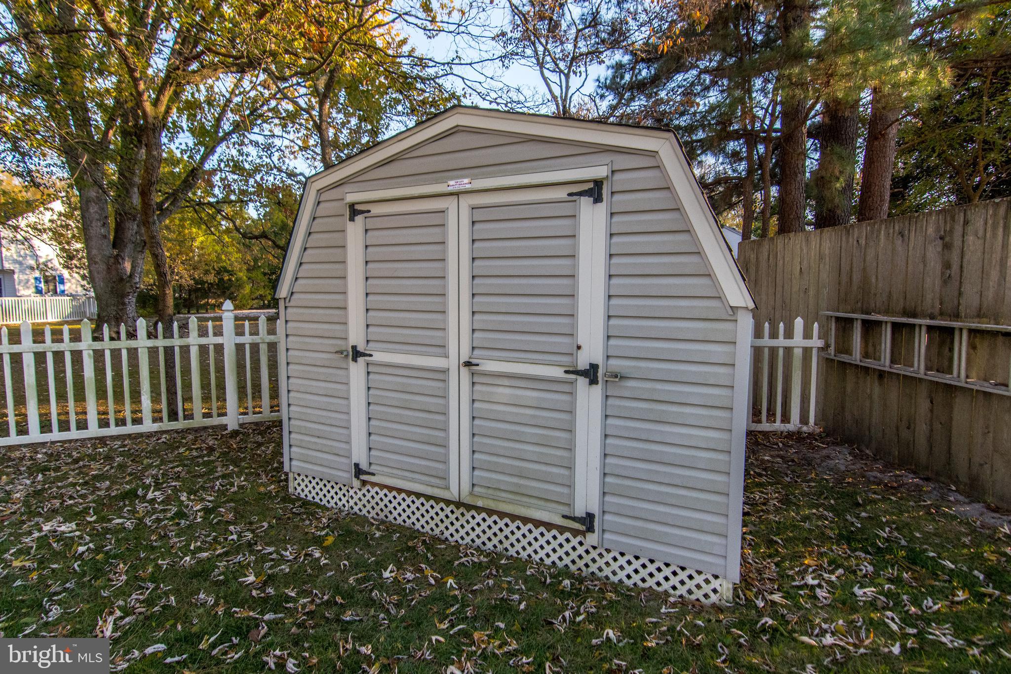 CHESTNUT HILLS - Residential