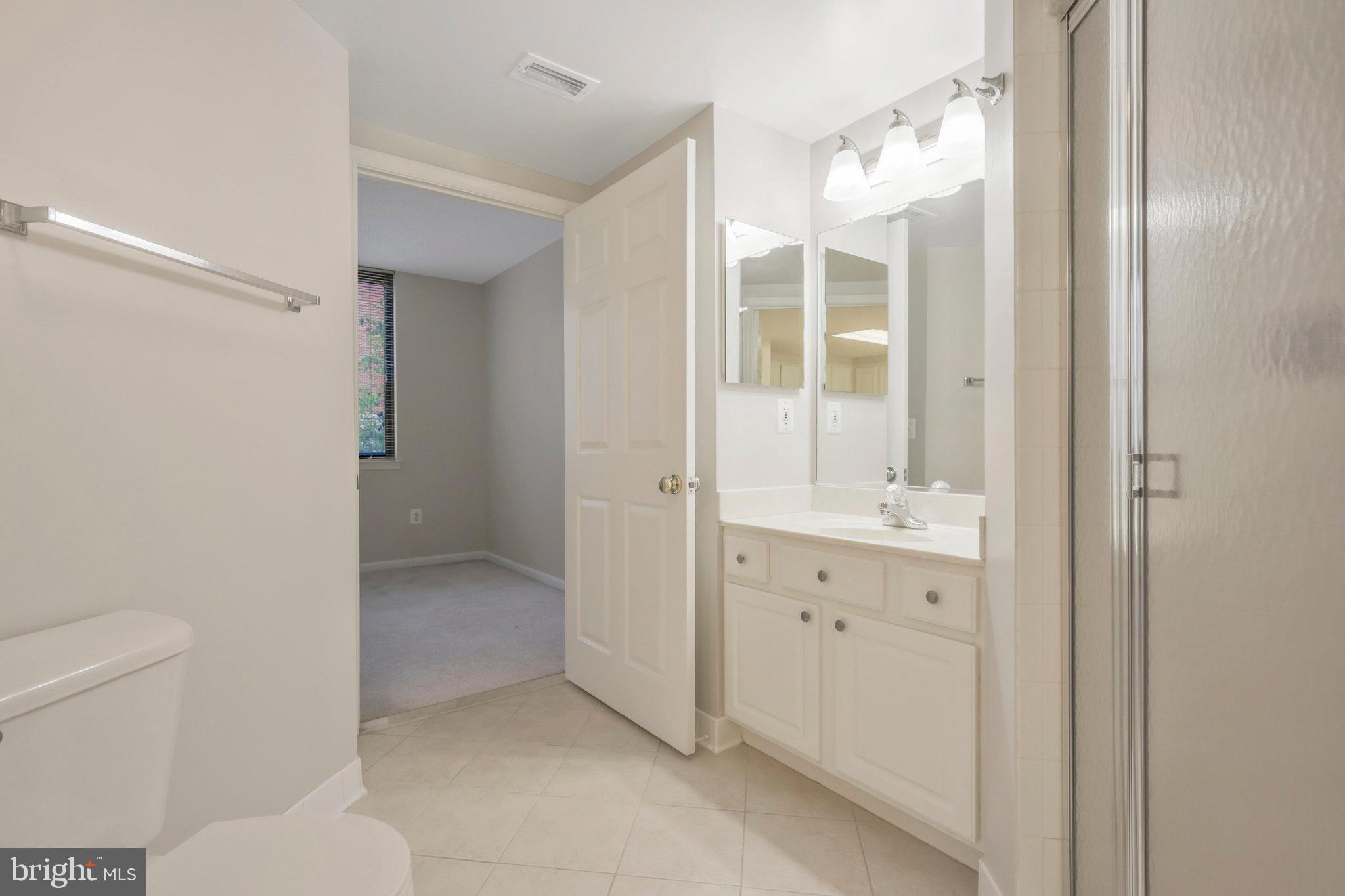 LEXINGTON SQUARE - Residential