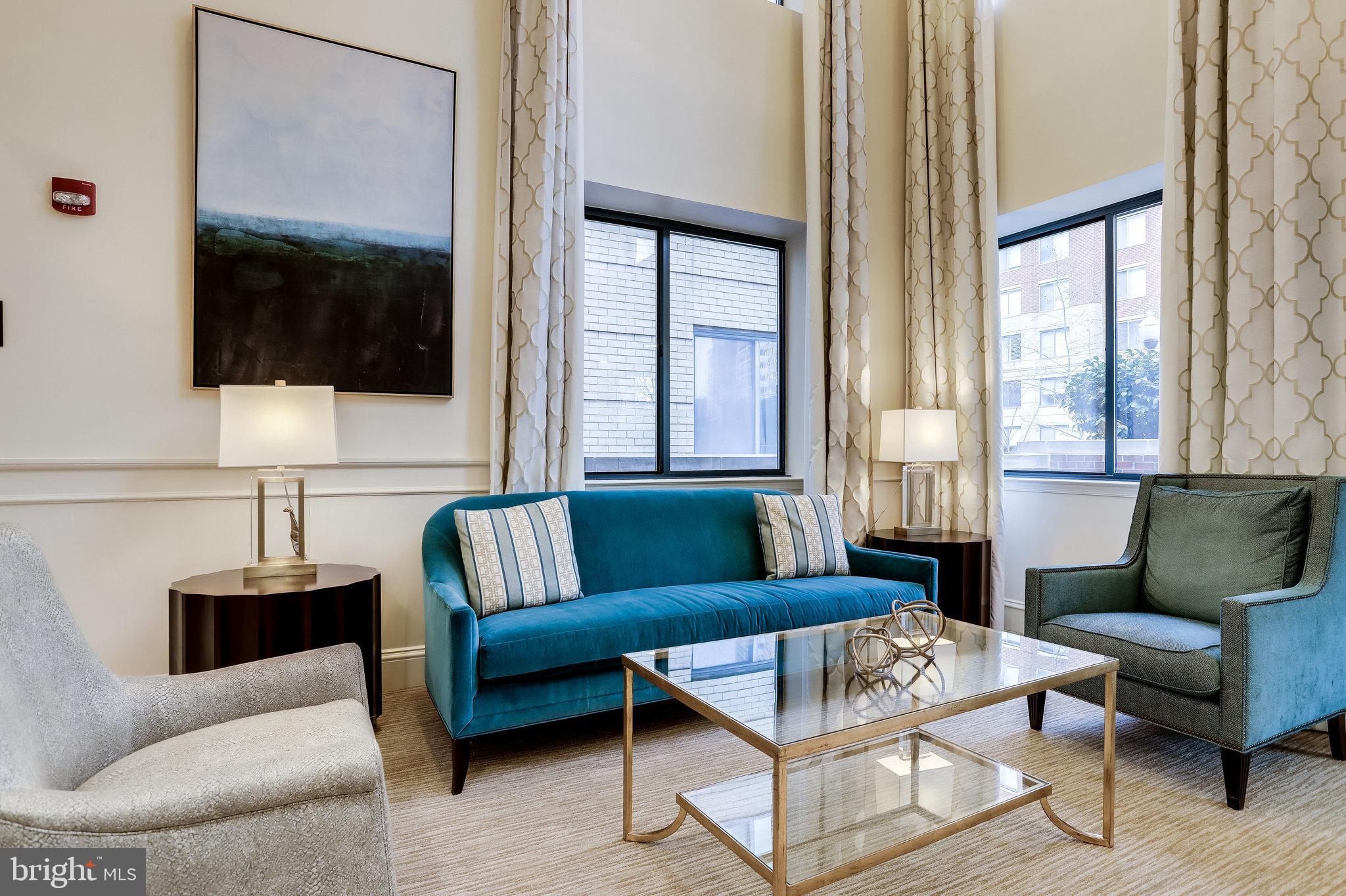 LEXINGTON SQUARE - Residential