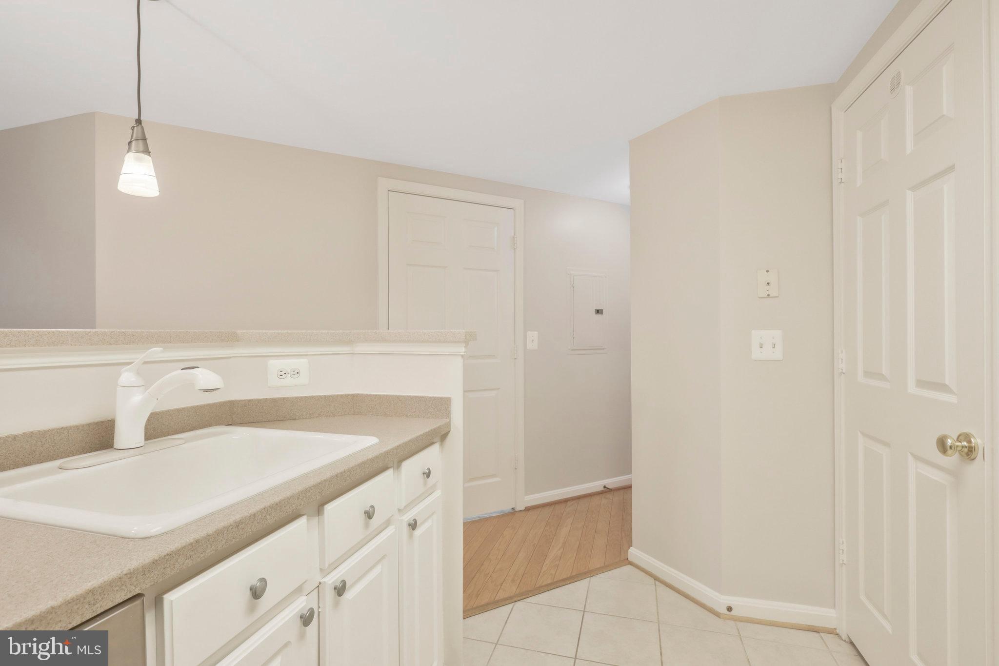 LEXINGTON SQUARE - Residential