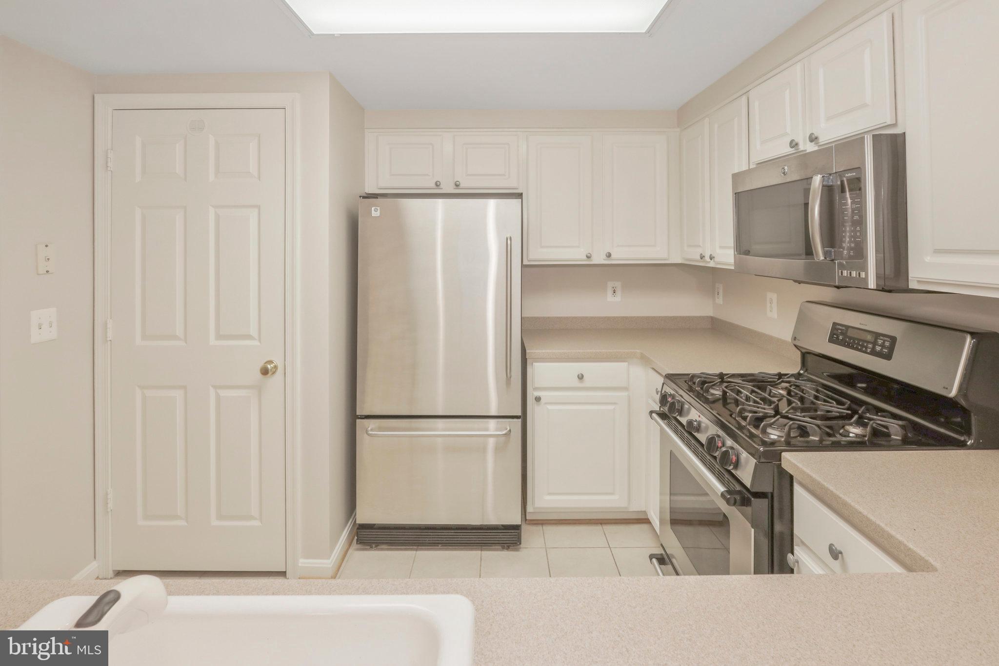 LEXINGTON SQUARE - Residential