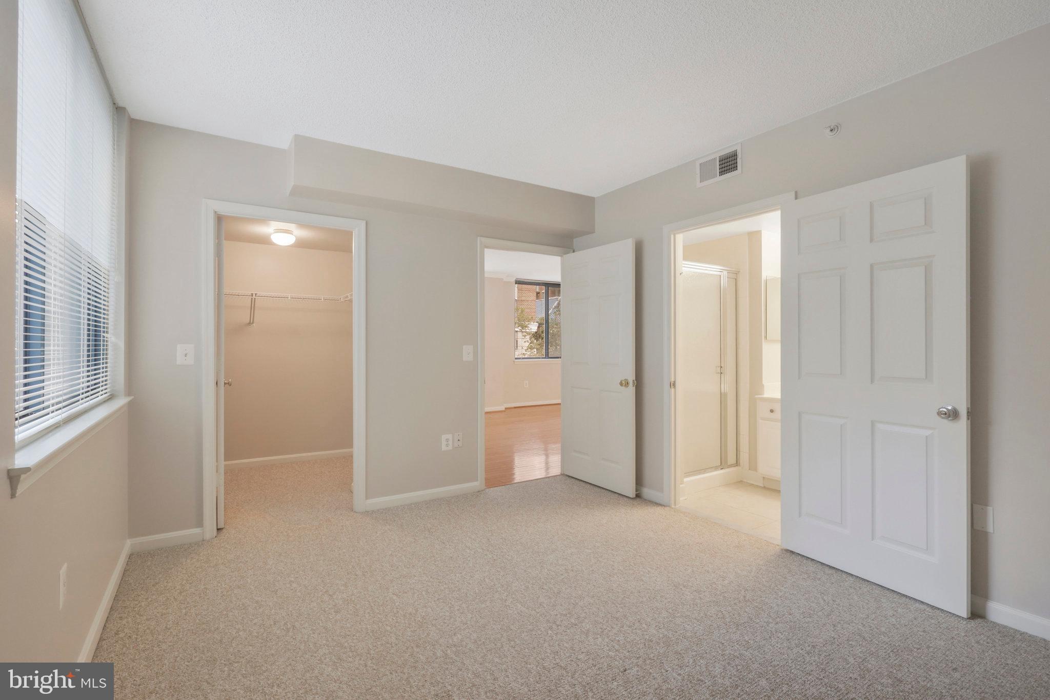 LEXINGTON SQUARE - Residential