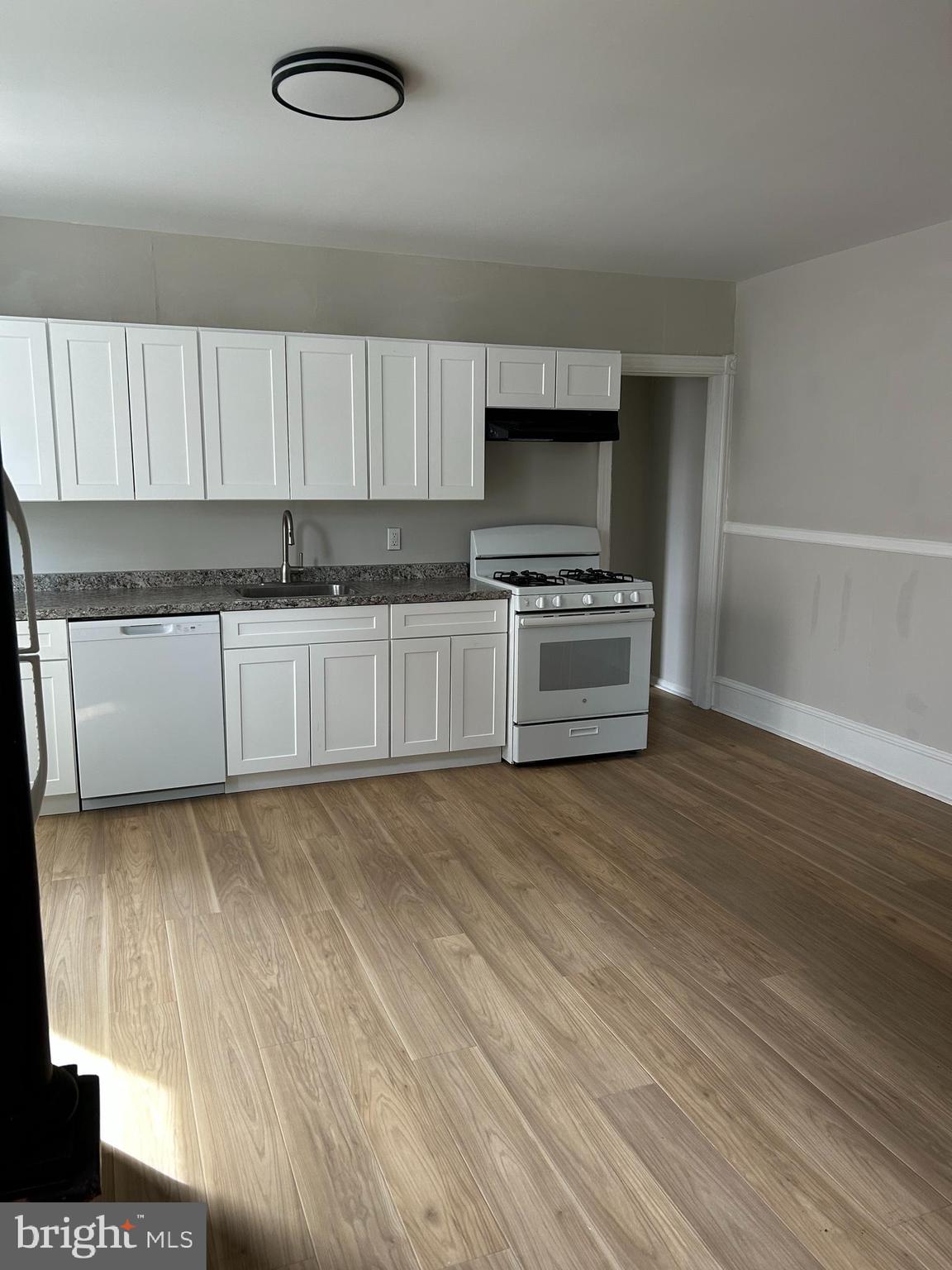 428 MIDDLESEX STREET