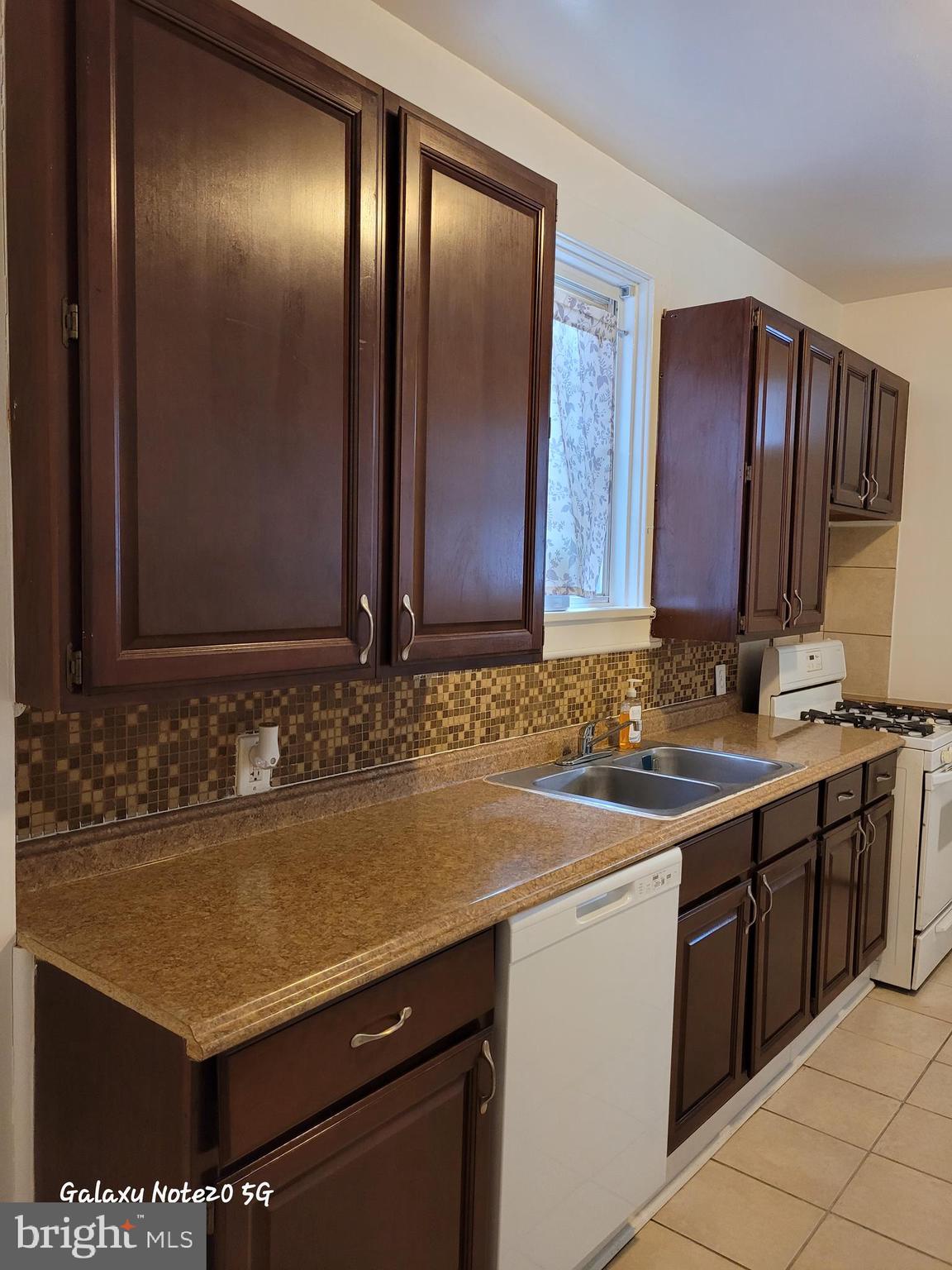 WALTHERSON - Residential Lease