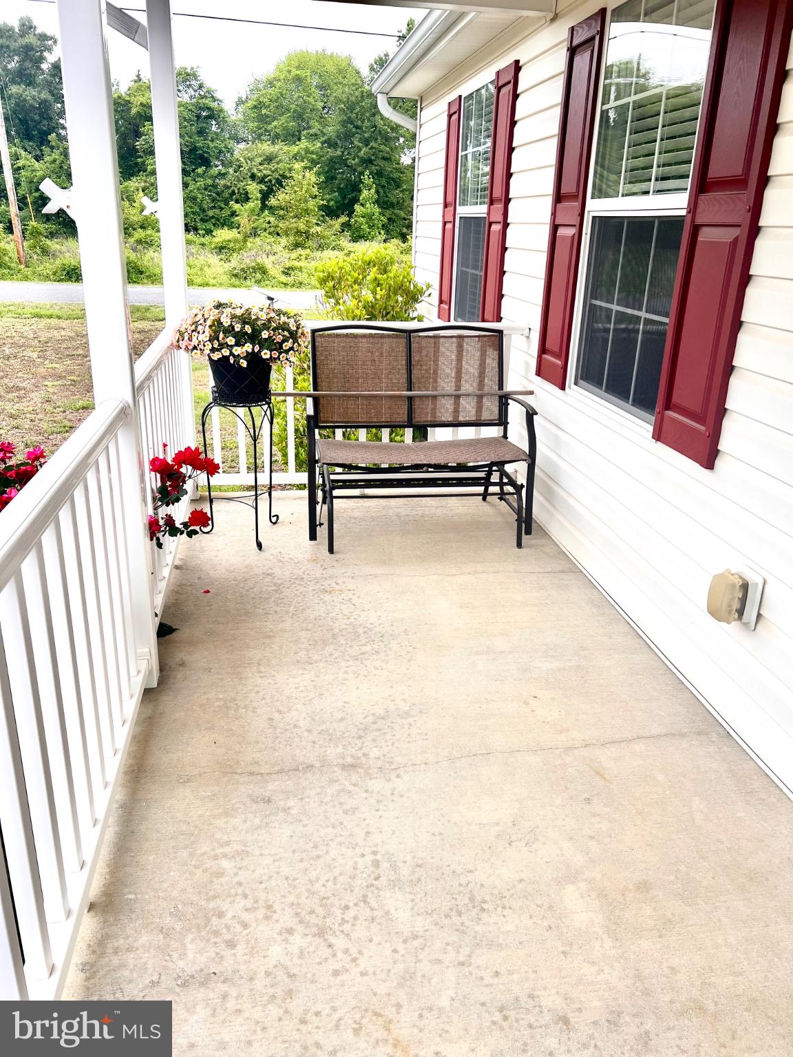 LONGVIEW BEACH - Residential