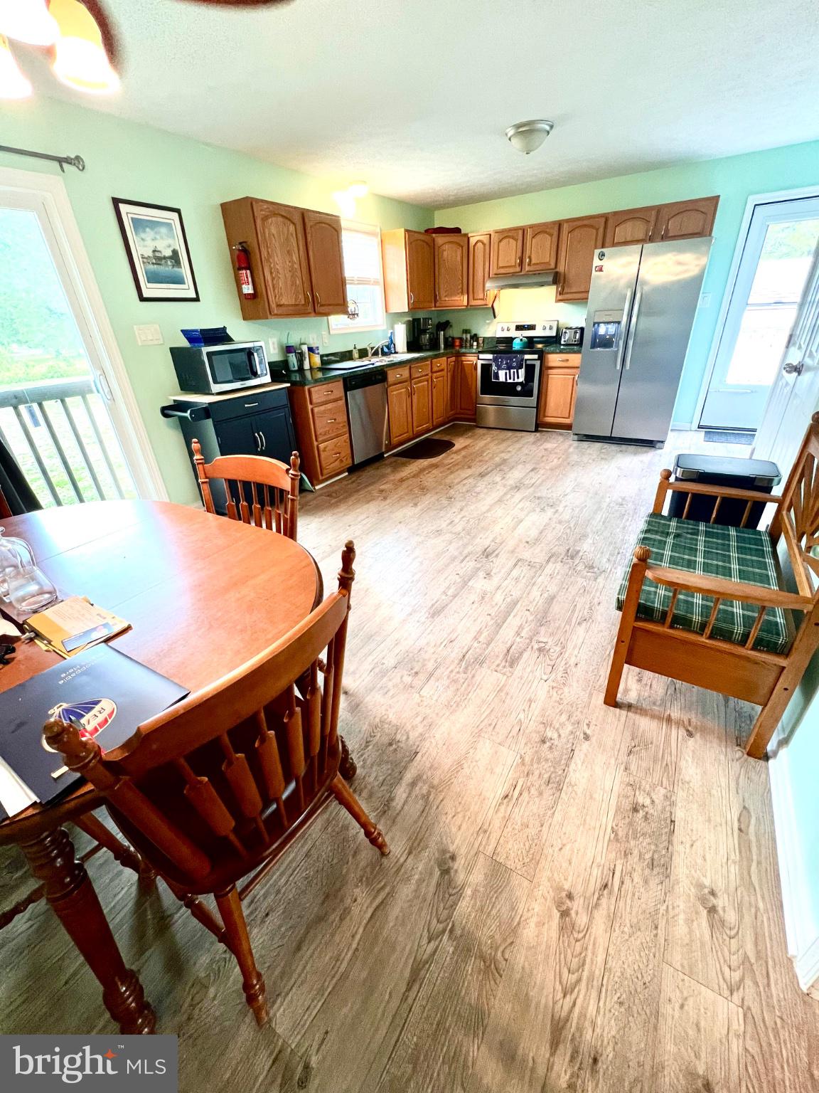 LONGVIEW BEACH - Residential