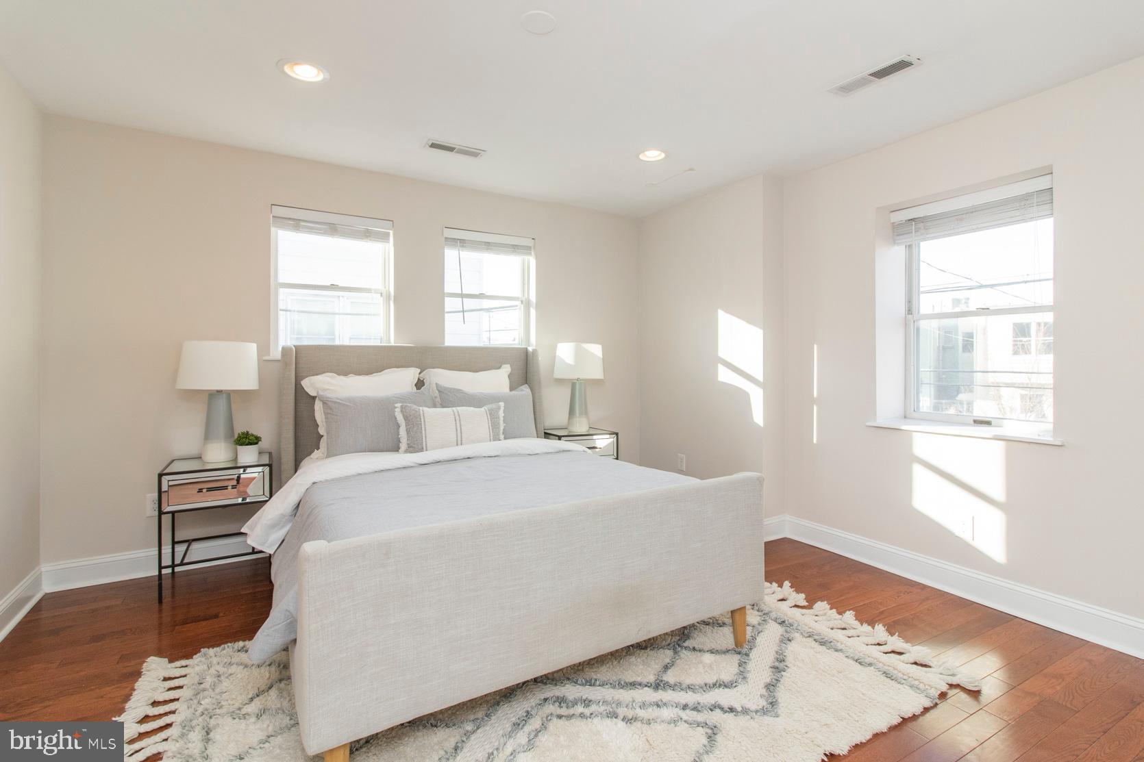GIRARD ESTATES - Residential Income