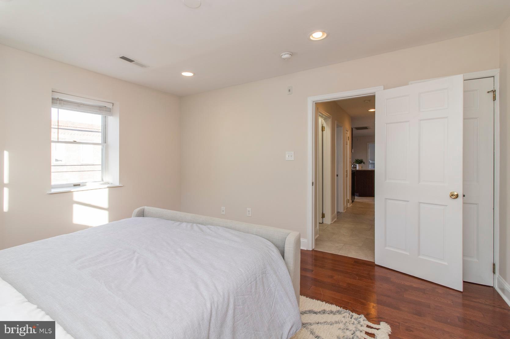 GIRARD ESTATES - Residential Income