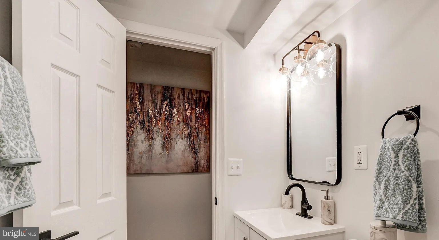 MOUNT VERNON PLACE HISTORIC DISTRICT - Residential Lease