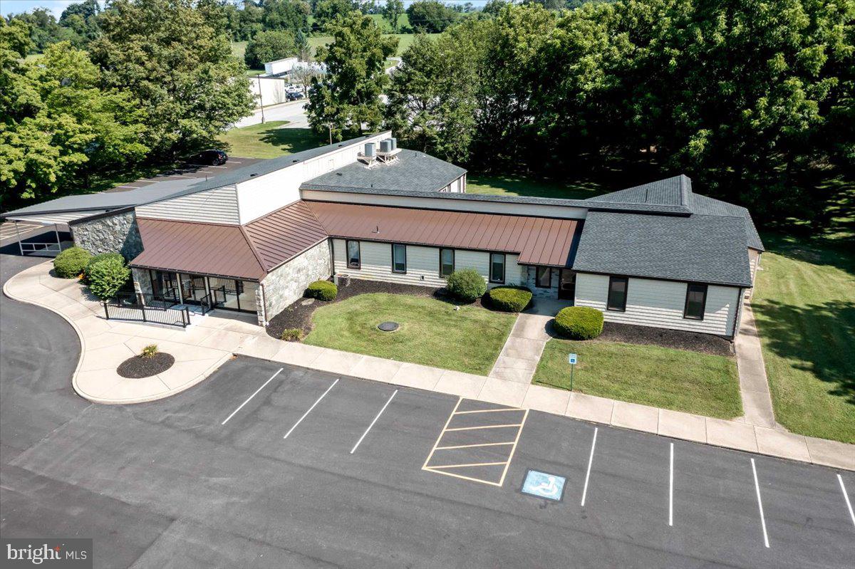 High Profile, High Visibility Medical Center seated within a commercial setting fronting PA-41. Boasts Traffic Counts of 13,703 AADT. Current configuration is composed of a Reception area, Business Office, X-Ray, Radiology, Minor Surgery, Emergency with Cast Room, Nurses Station, Employee Locker Room, Nutrition and Medical Supplies Area, Additional Waiting Areas, Treatment Room, 8 regular Exam Rooms, 1 expanded OB/GYN Exam Room and Laboratory. Ample Illuminated Parking. AADT Entry Ramp. This property has been approved for an additional 10,205 sqft of building space.