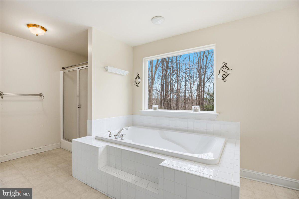 ST LEONARD SHORES - Residential