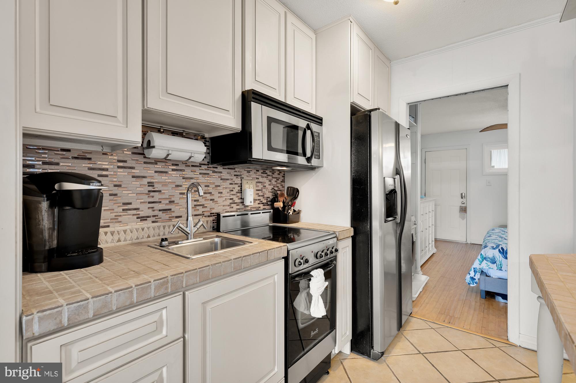 BAY SHORES - Residential