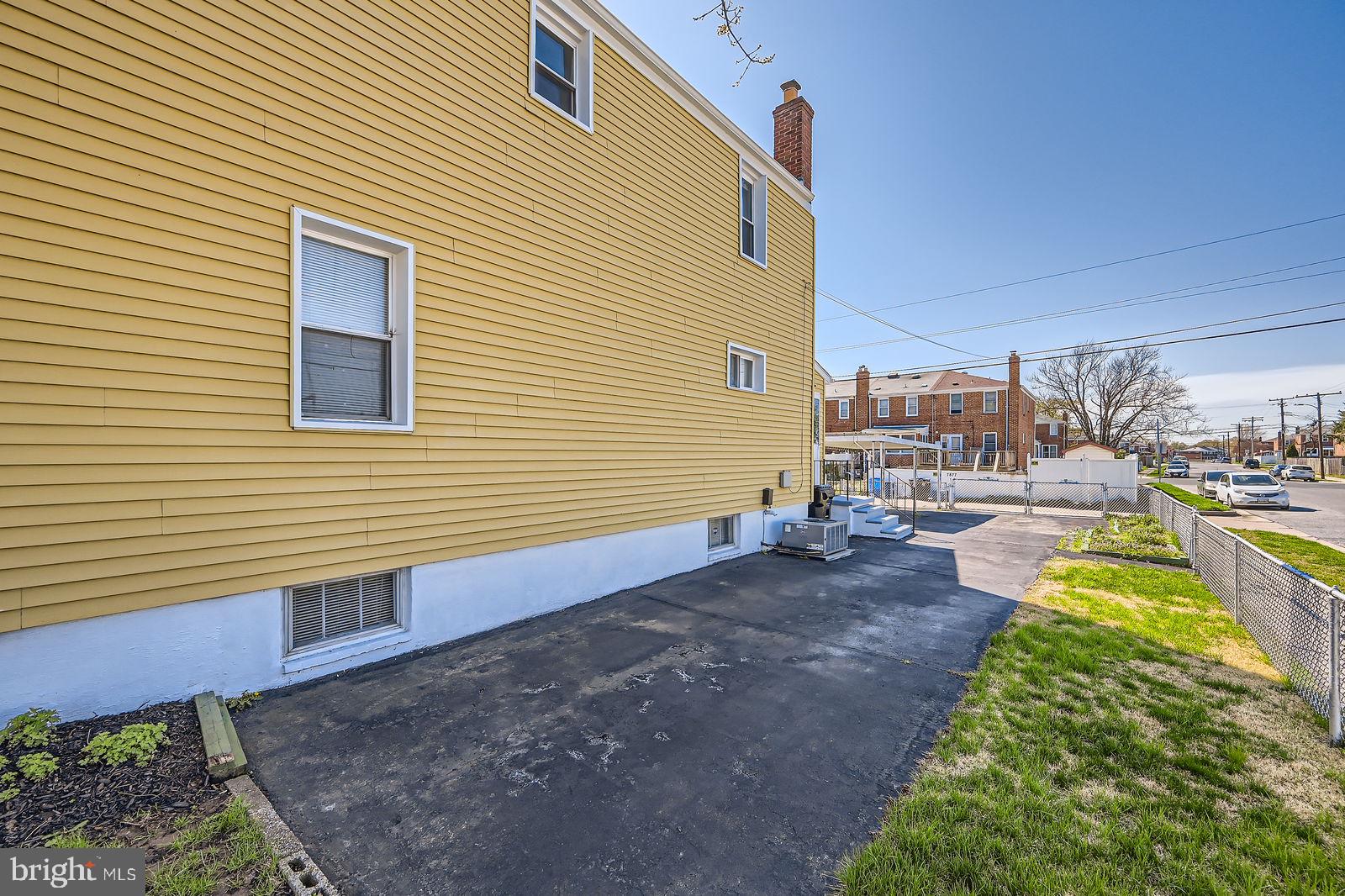 NORTH POINT VILLAGE - Residential