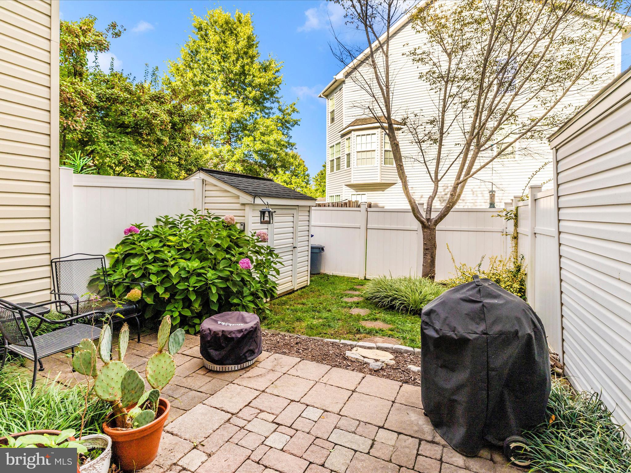 BALLENGER CREEK CENTER POND - Residential