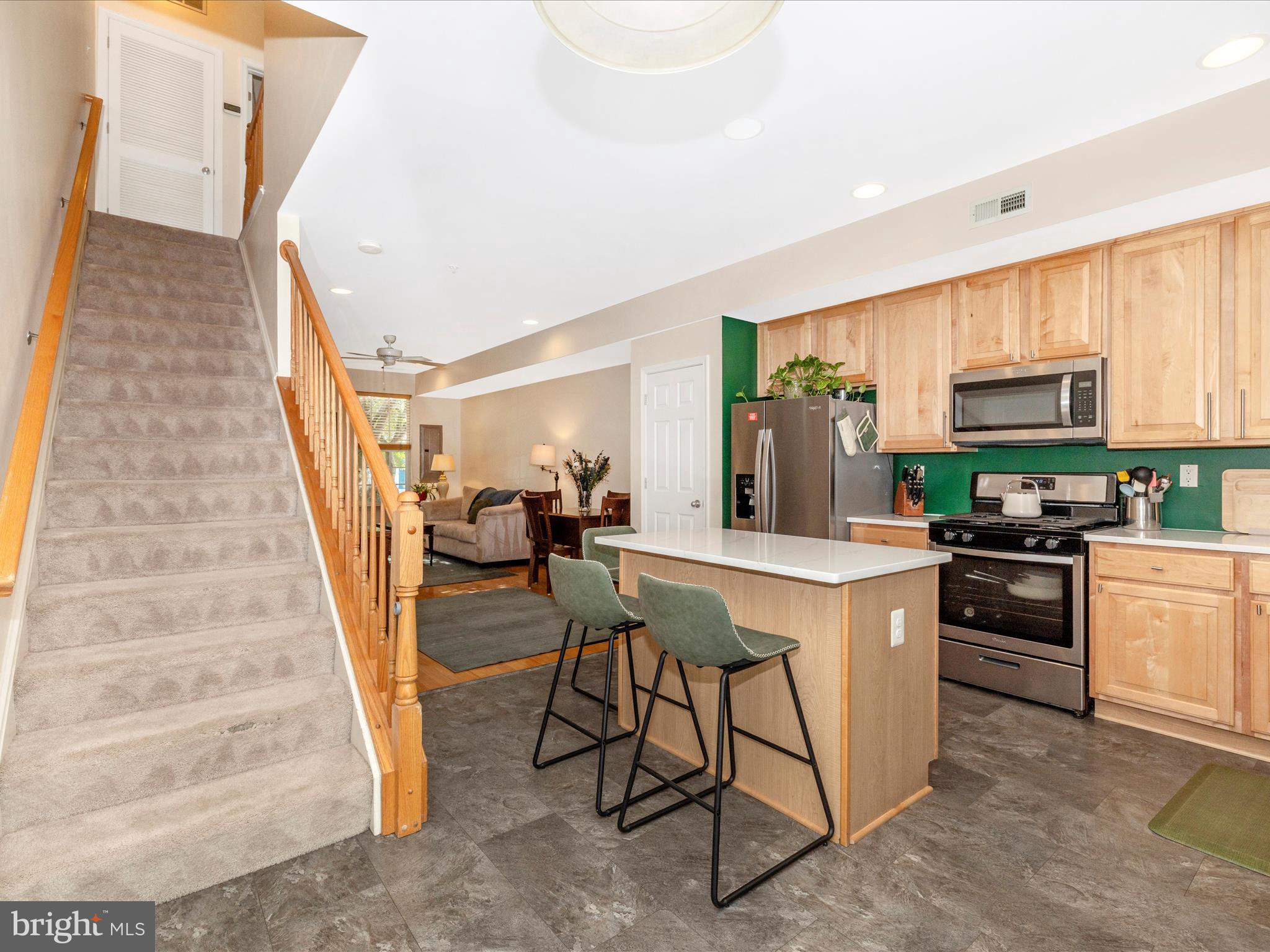 BALLENGER CREEK CENTER POND - Residential