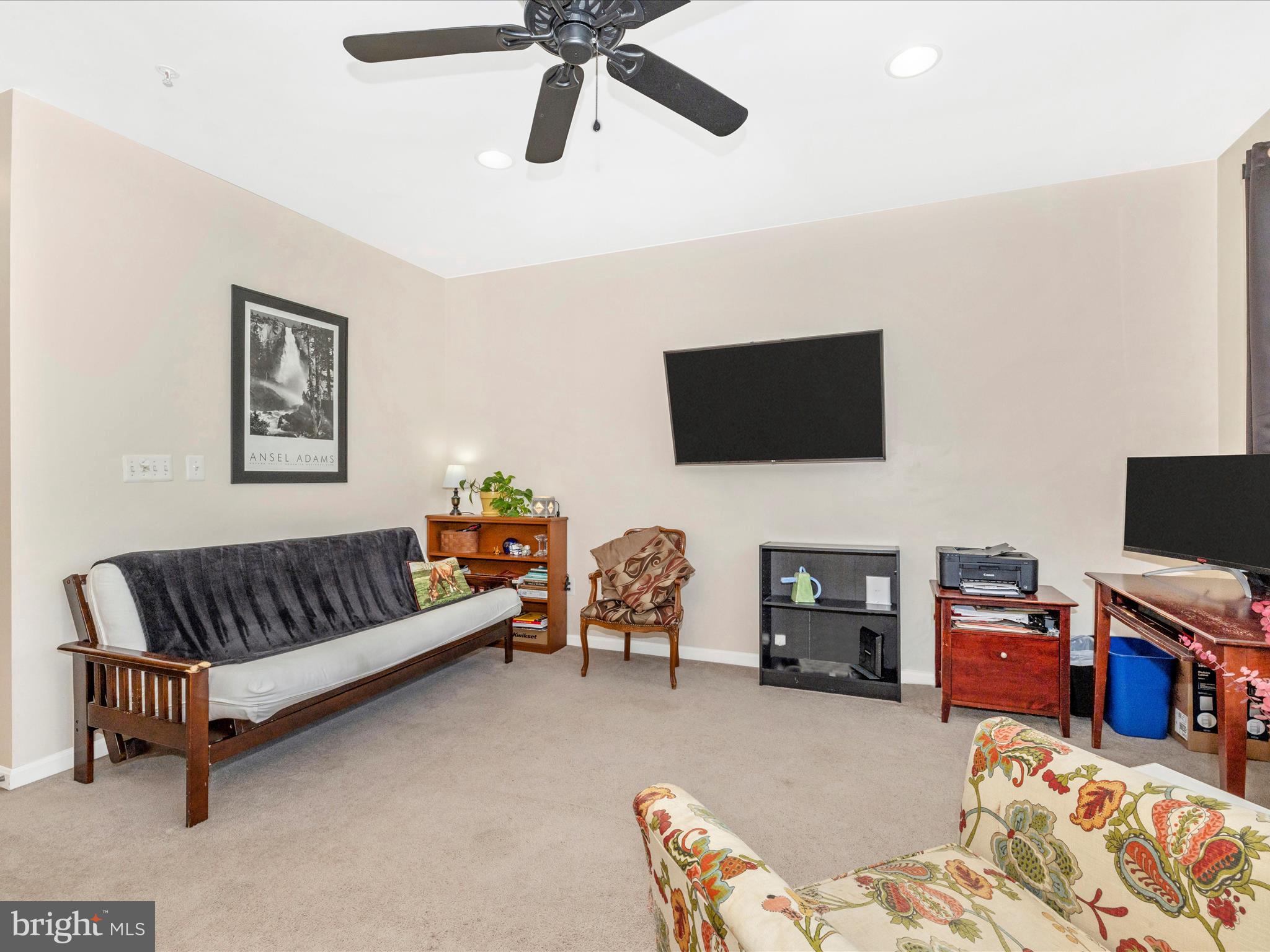 BALLENGER CREEK CENTER POND - Residential