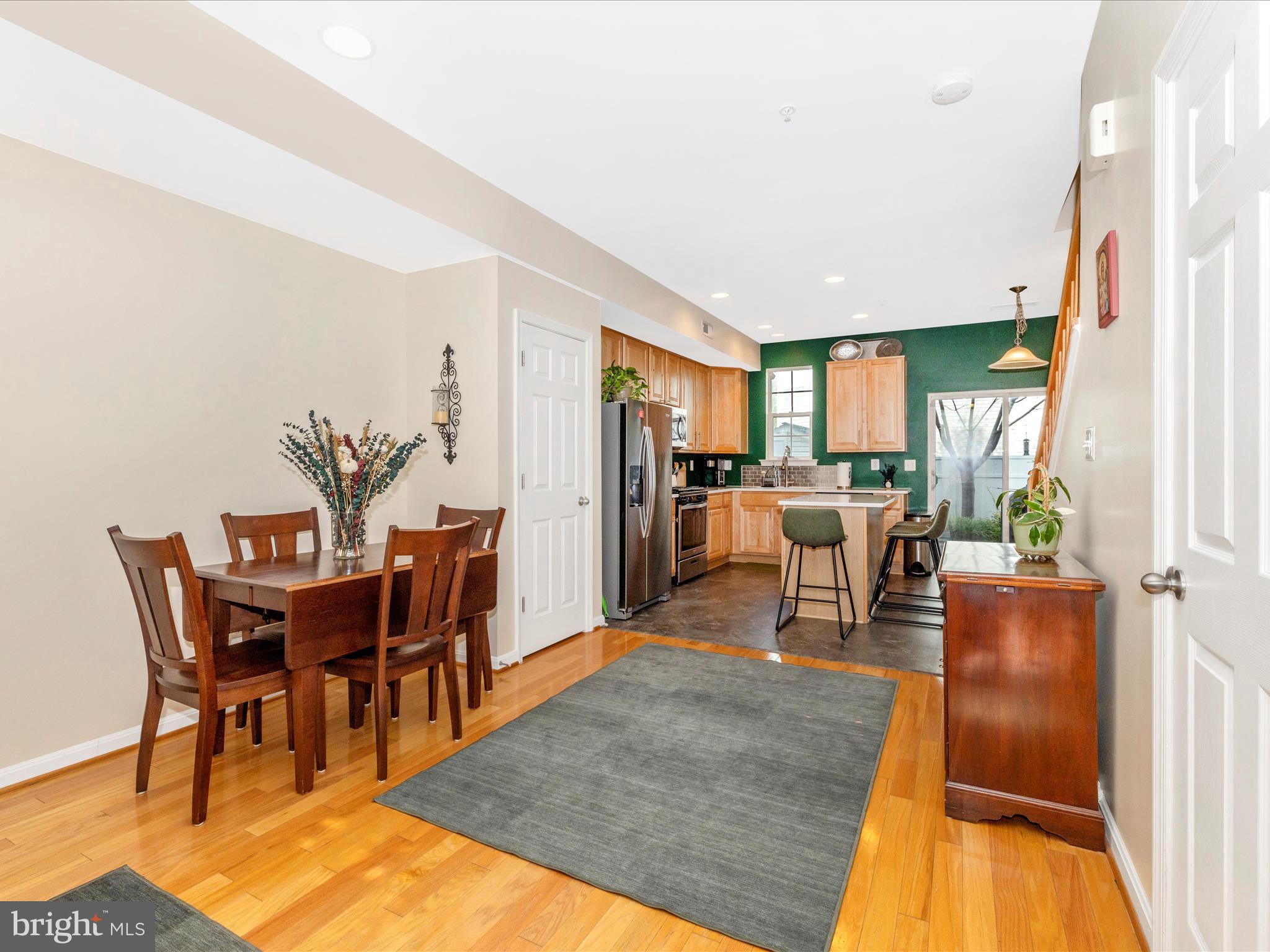 BALLENGER CREEK CENTER POND - Residential