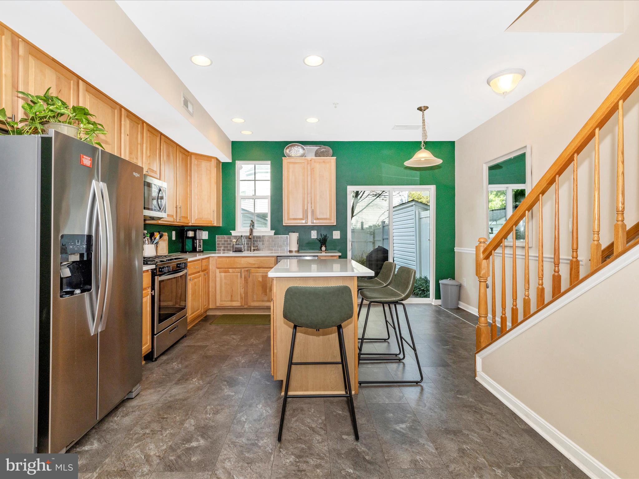 BALLENGER CREEK CENTER POND - Residential