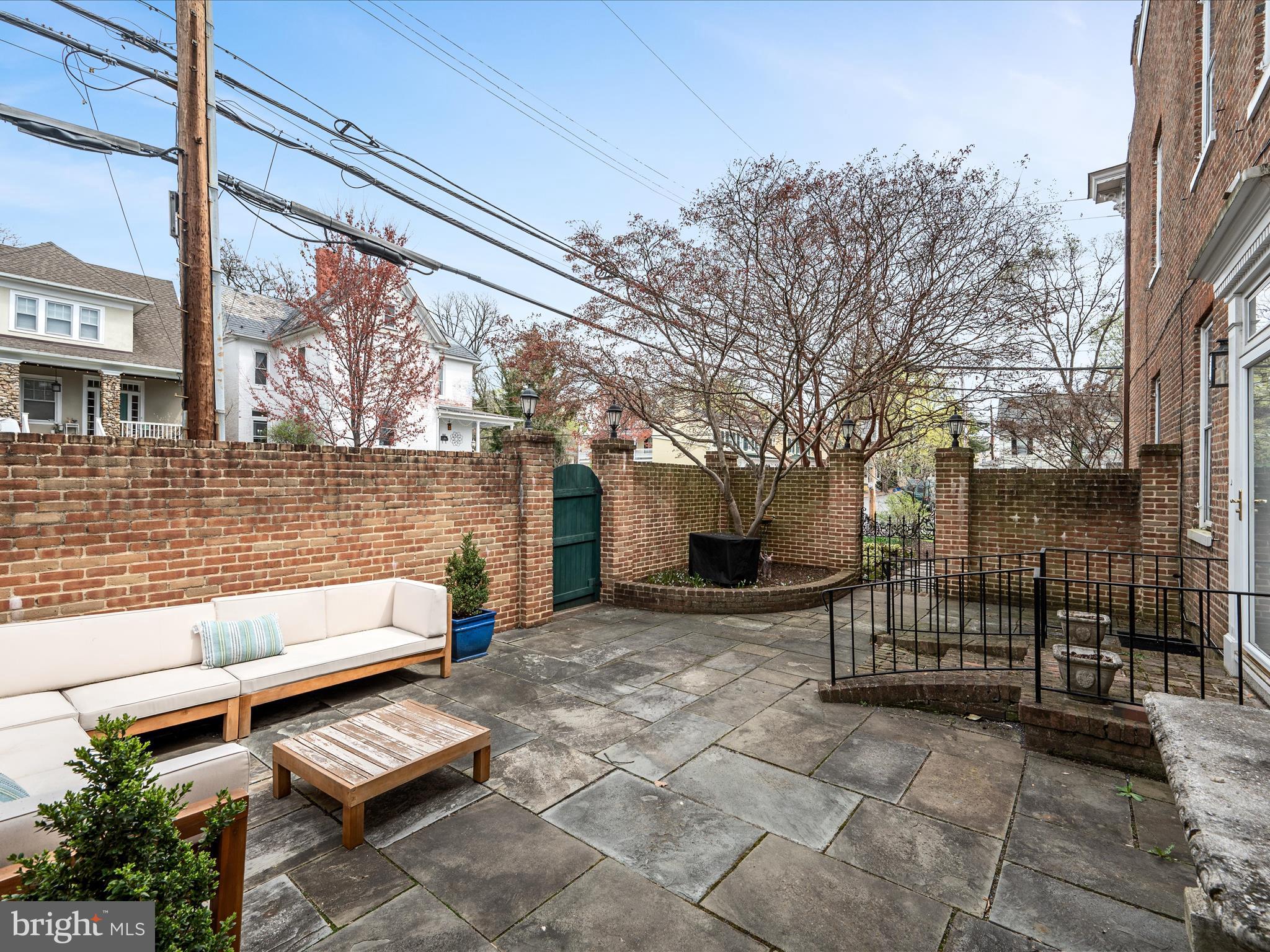 HISTORIC DISTRICT - Residential