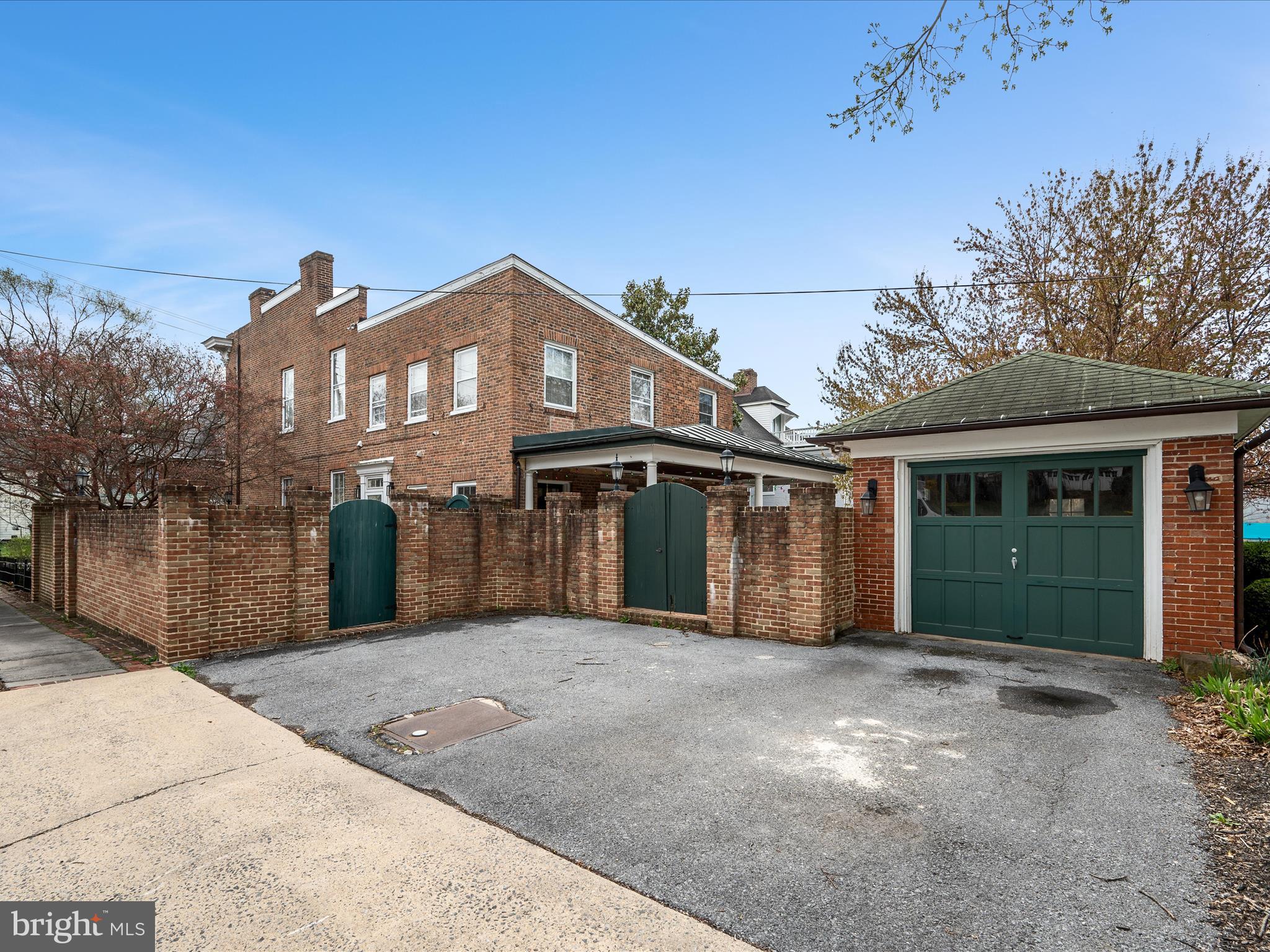 HISTORIC DISTRICT - Residential