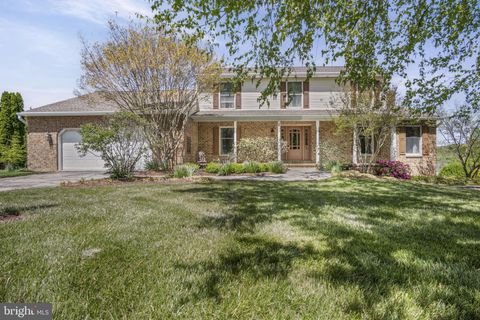 6 SHETLAND DRIVE SHREWSBURY PA 17361