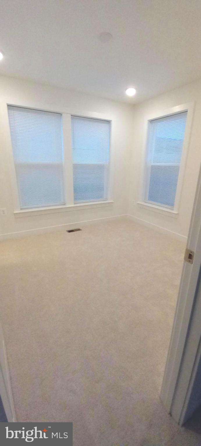 FARMSTEAD DISTRICT - Residential Lease