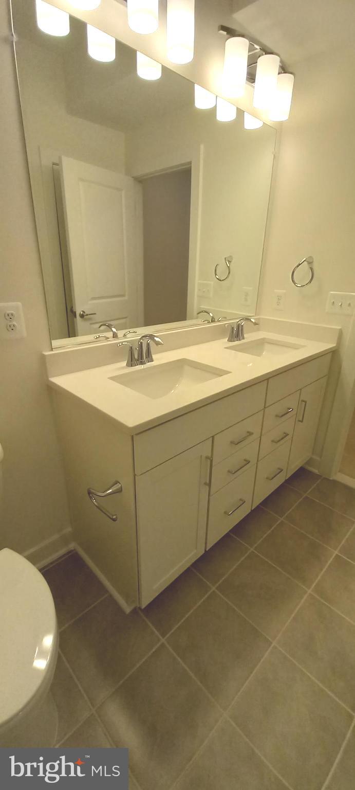 FARMSTEAD DISTRICT - Residential Lease