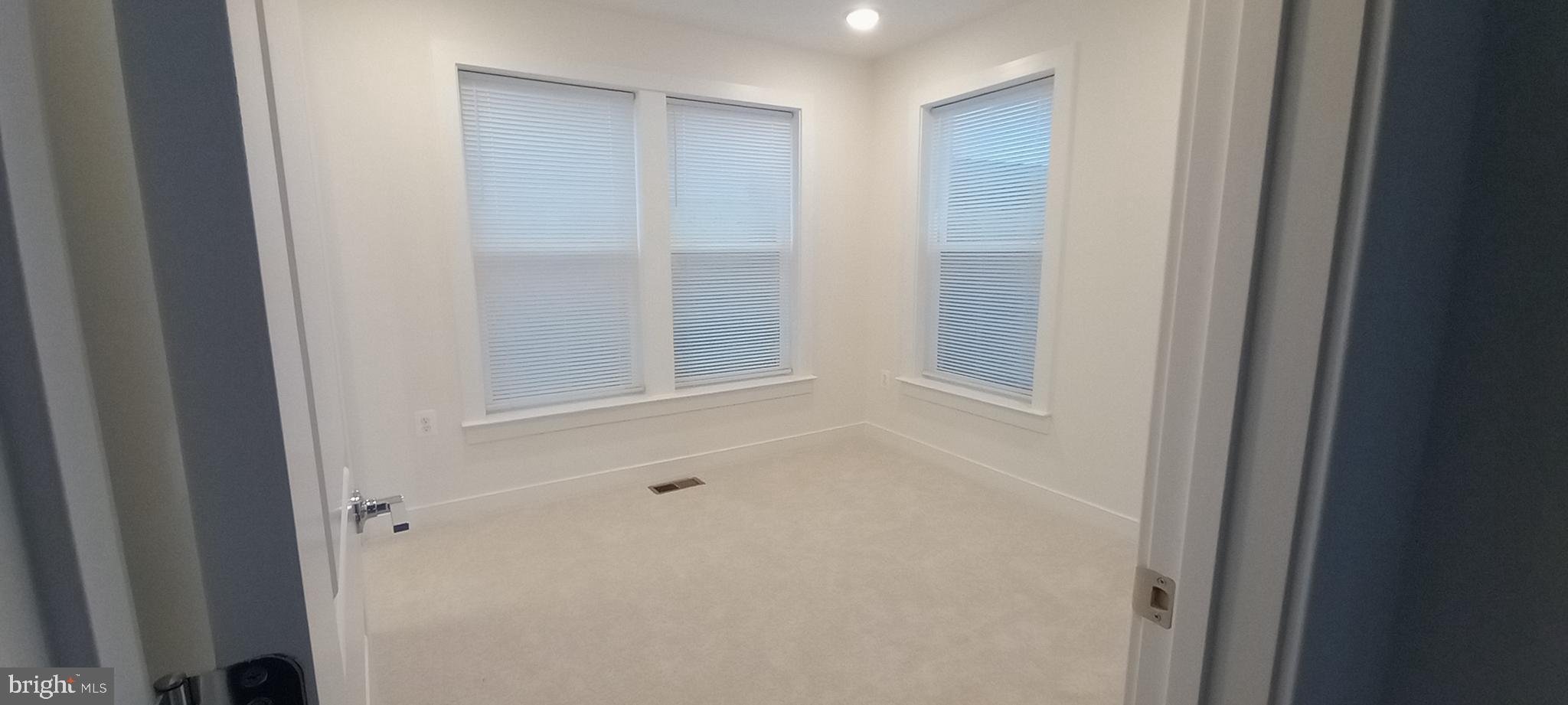 FARMSTEAD DISTRICT - Residential Lease