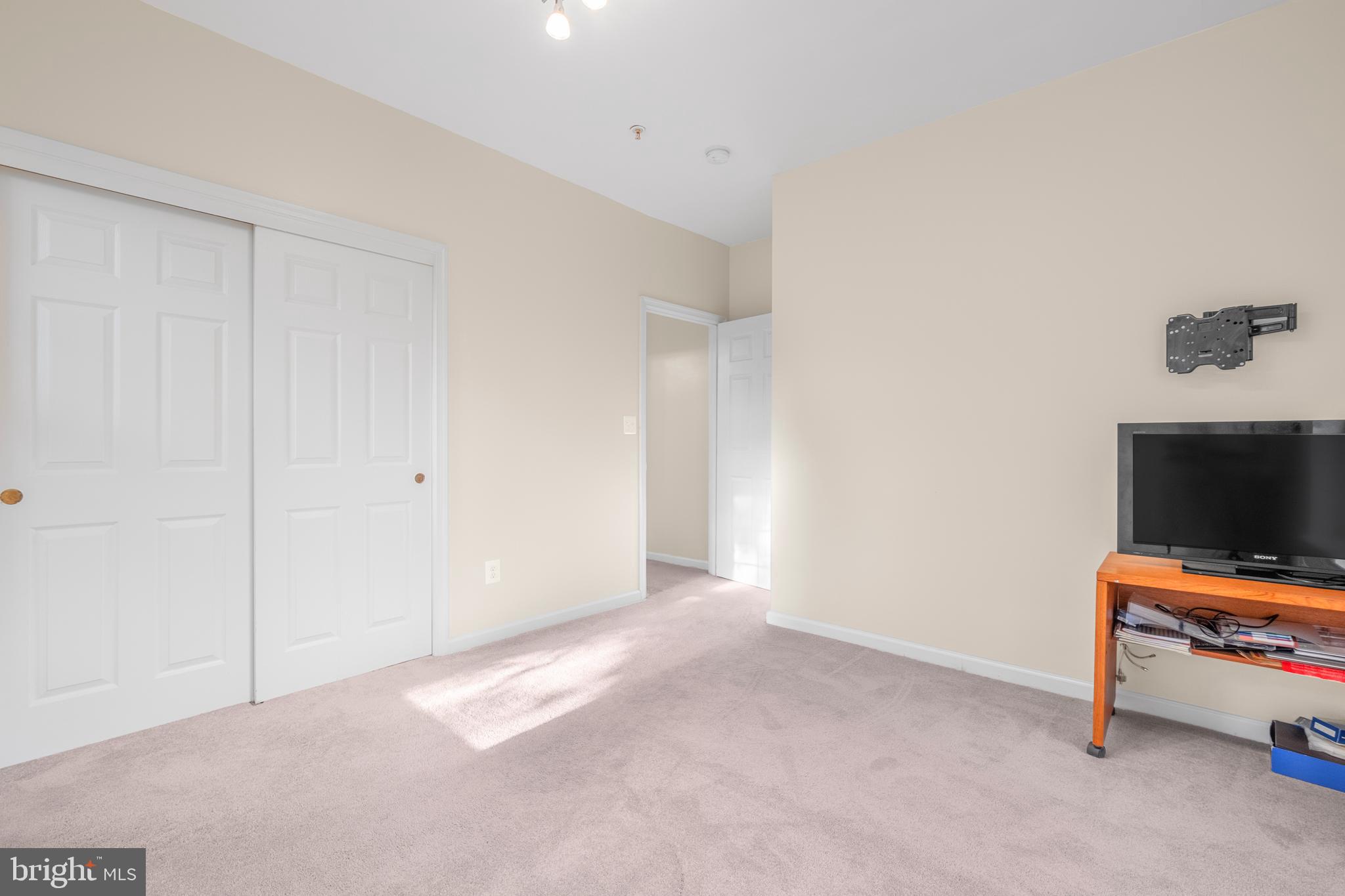 LAKELAND RIDGE - Residential