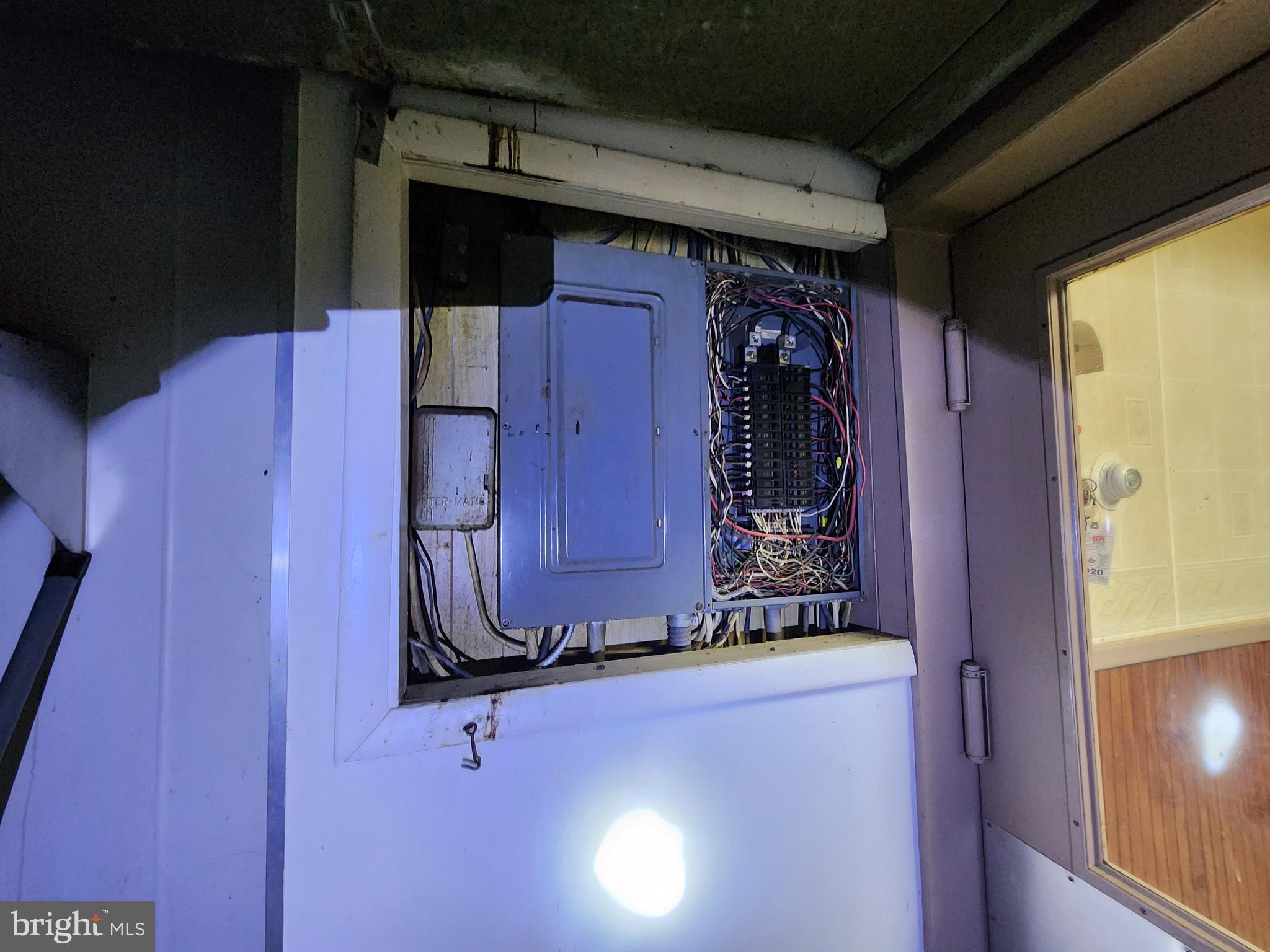 CARE - Commercial Sale