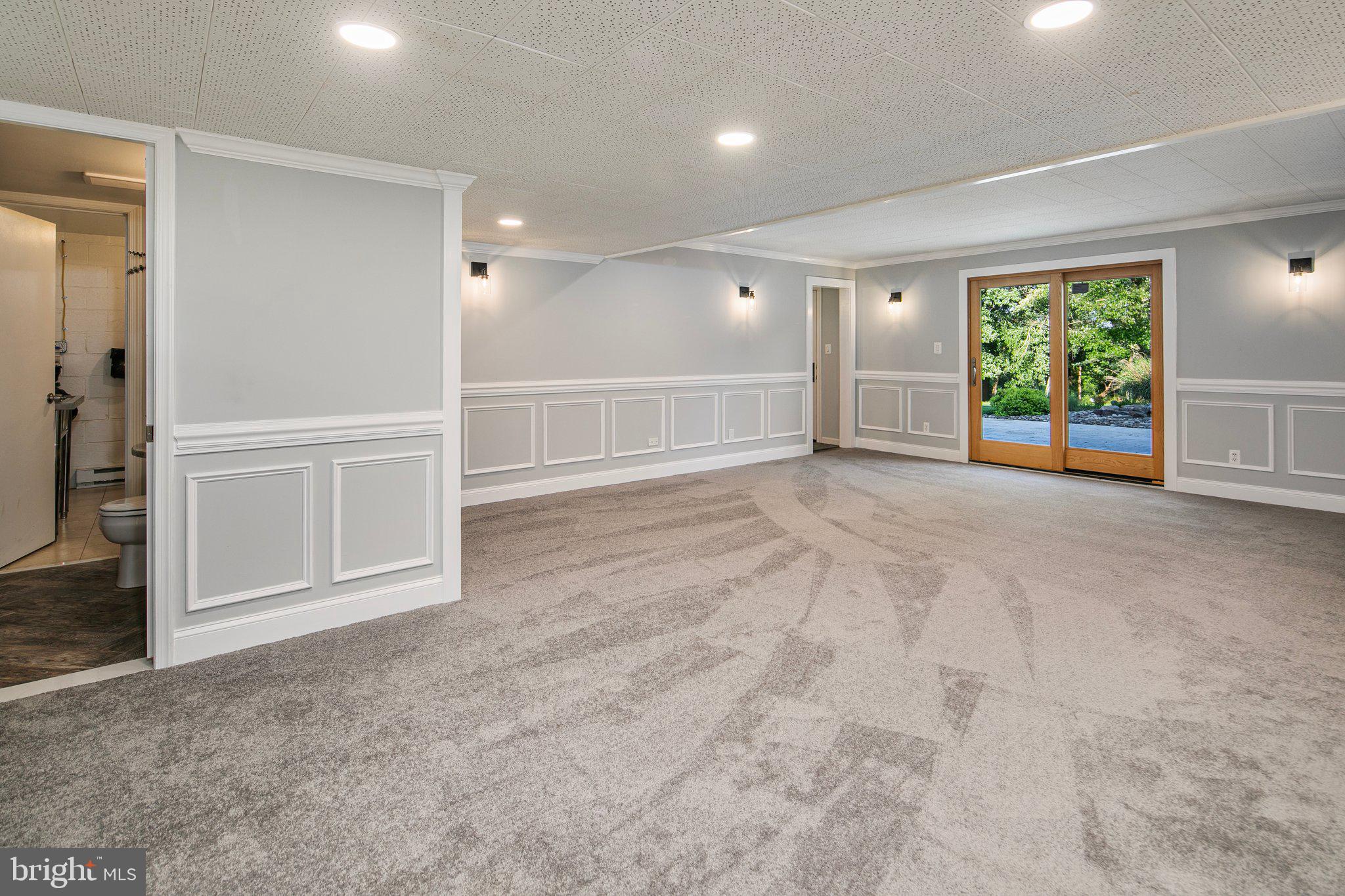 COLESVILLE OUTSIDE - Residential