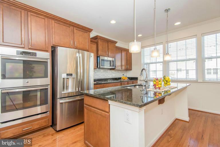 EASTGATE SQUARE - Residential Lease