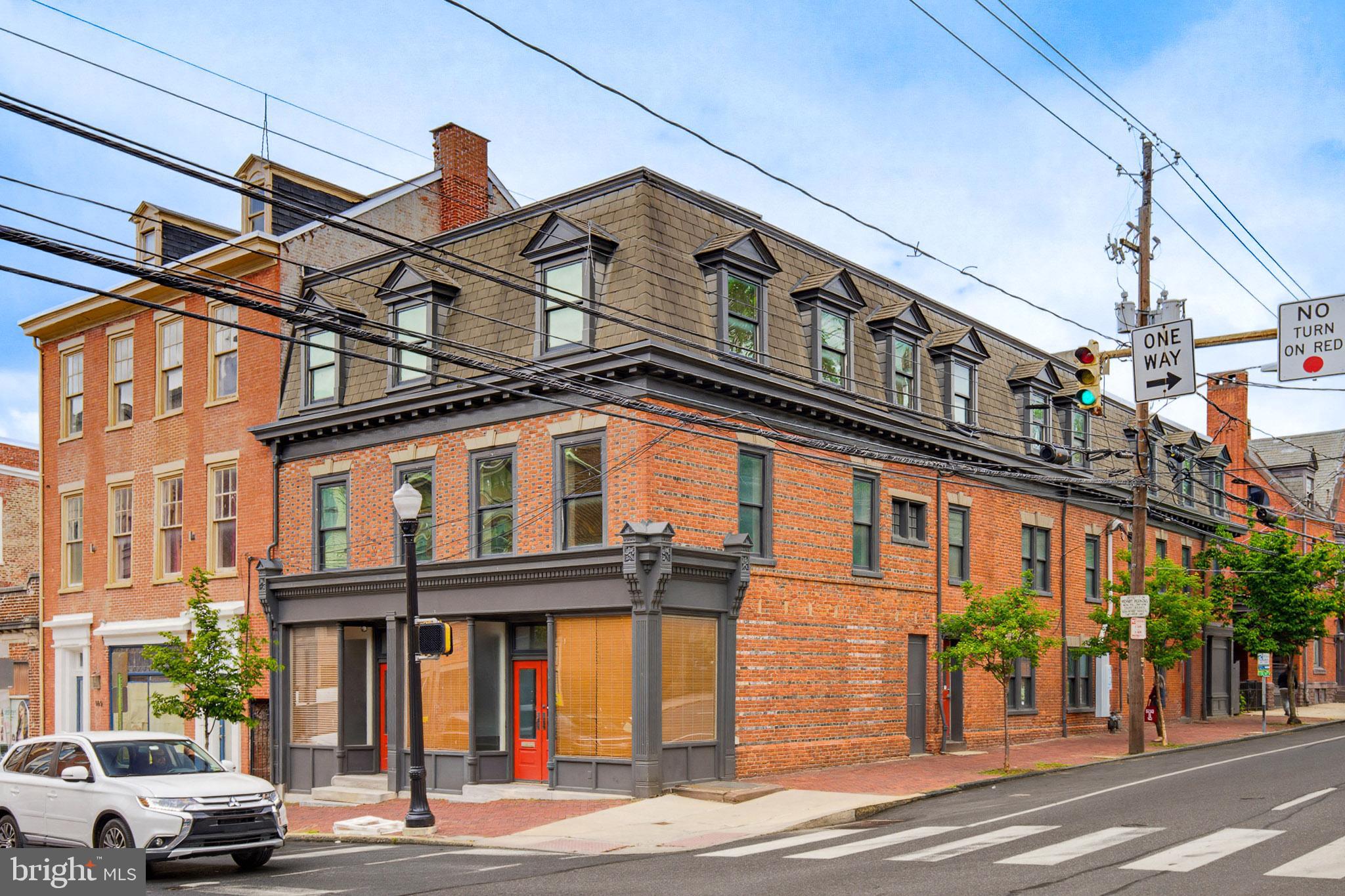 171 E KING STREET