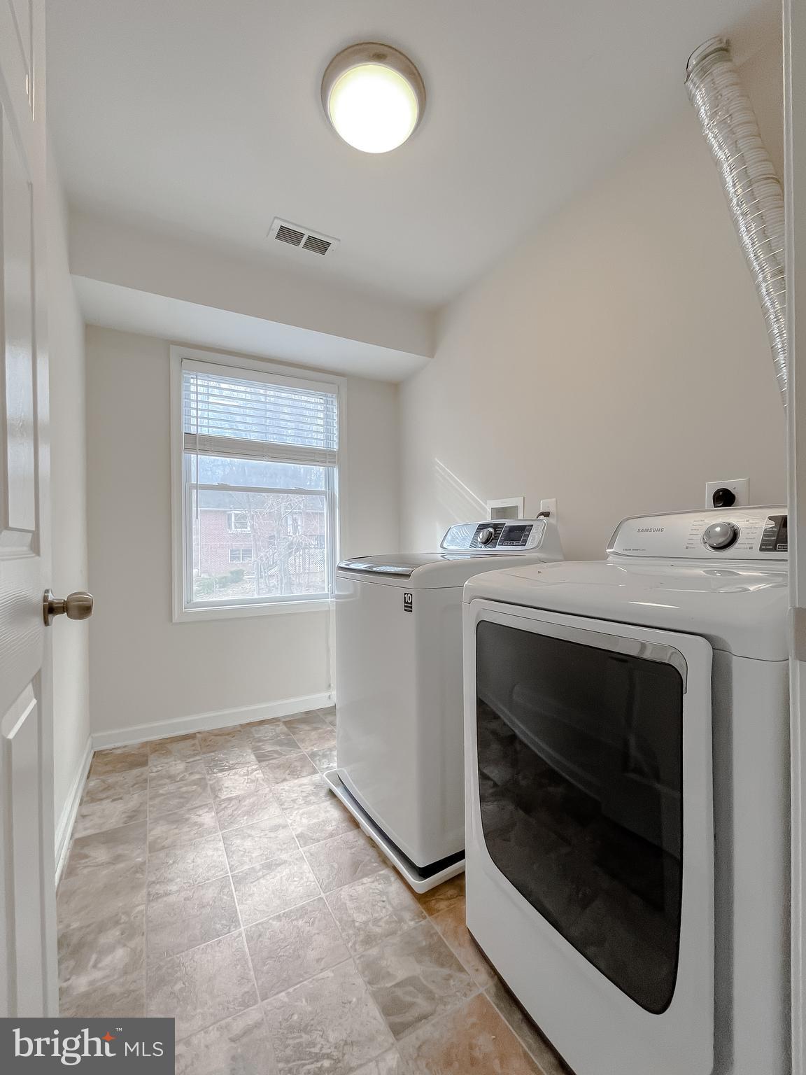 THE SOUNDINGS - Residential