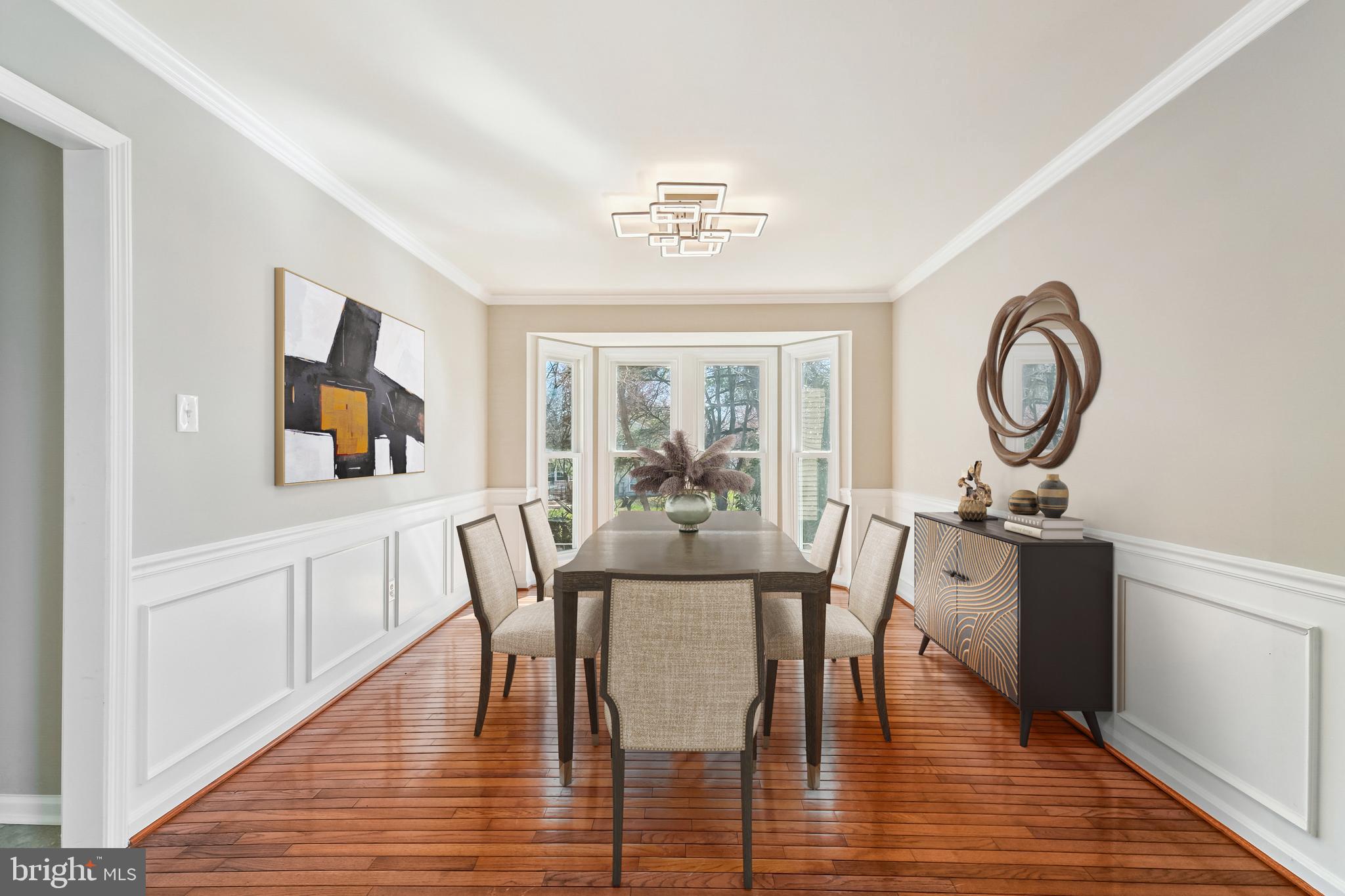 FOUR SEASONS - Residential