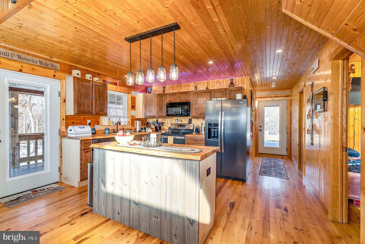 POTOMAC VALLEY OVERLOOK - Residential