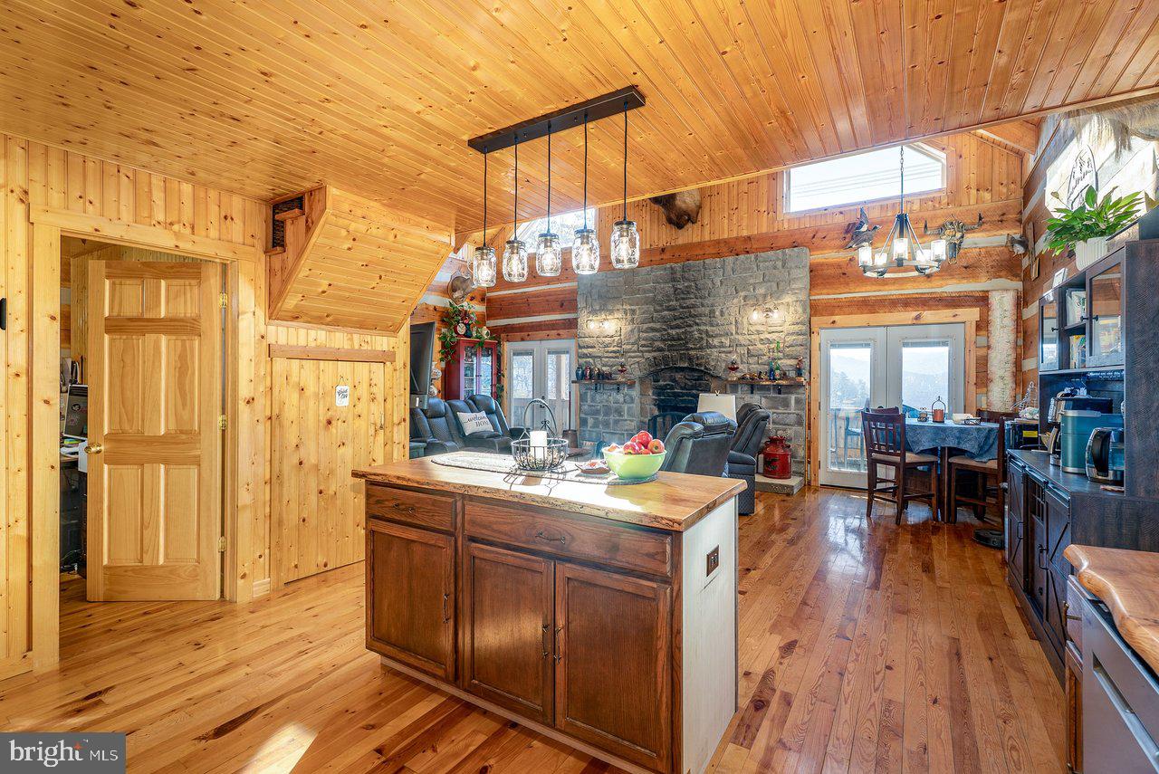 POTOMAC VALLEY OVERLOOK - Residential