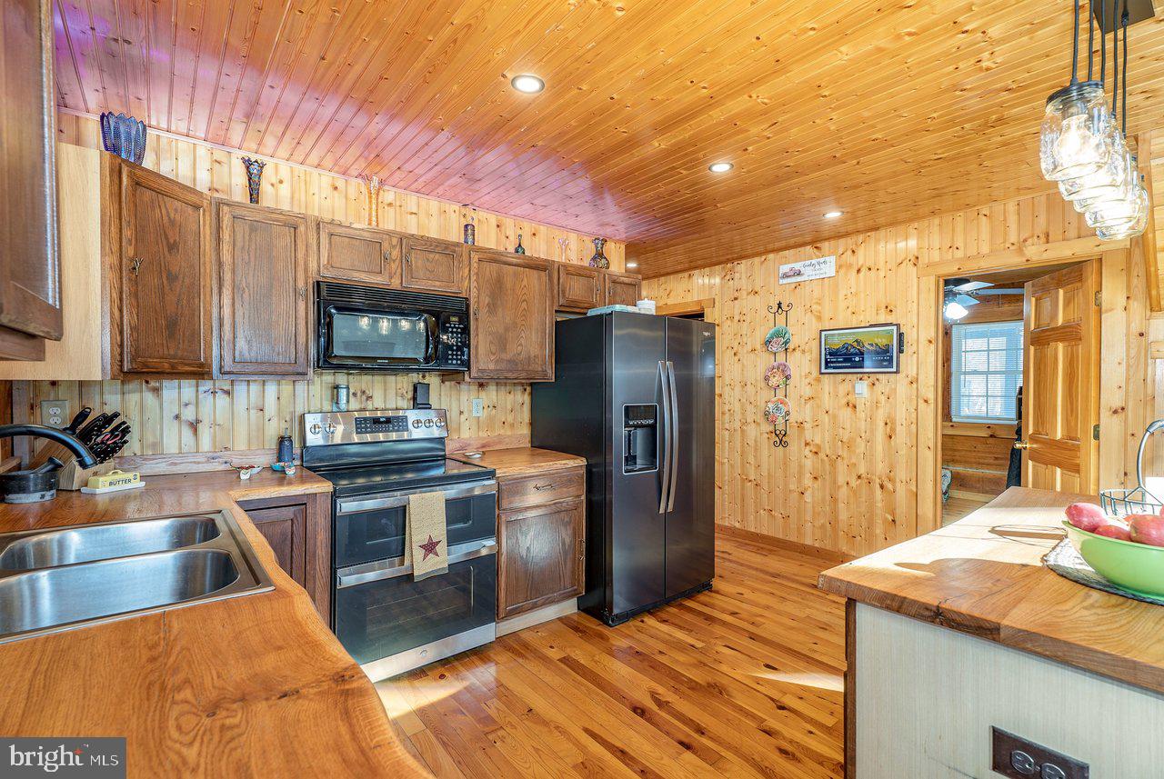 POTOMAC VALLEY OVERLOOK - Residential