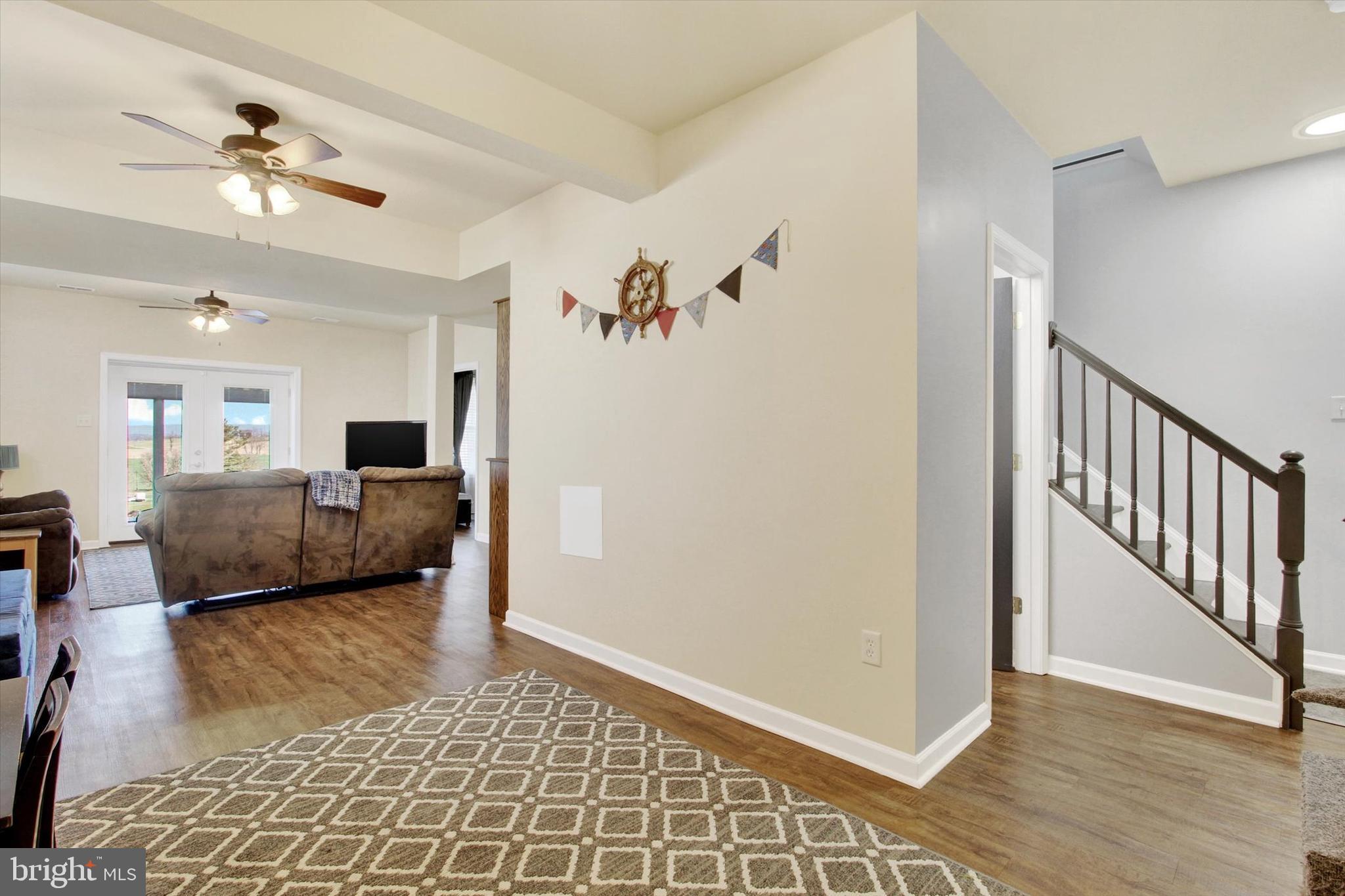 WHISPERING HILLS - Residential