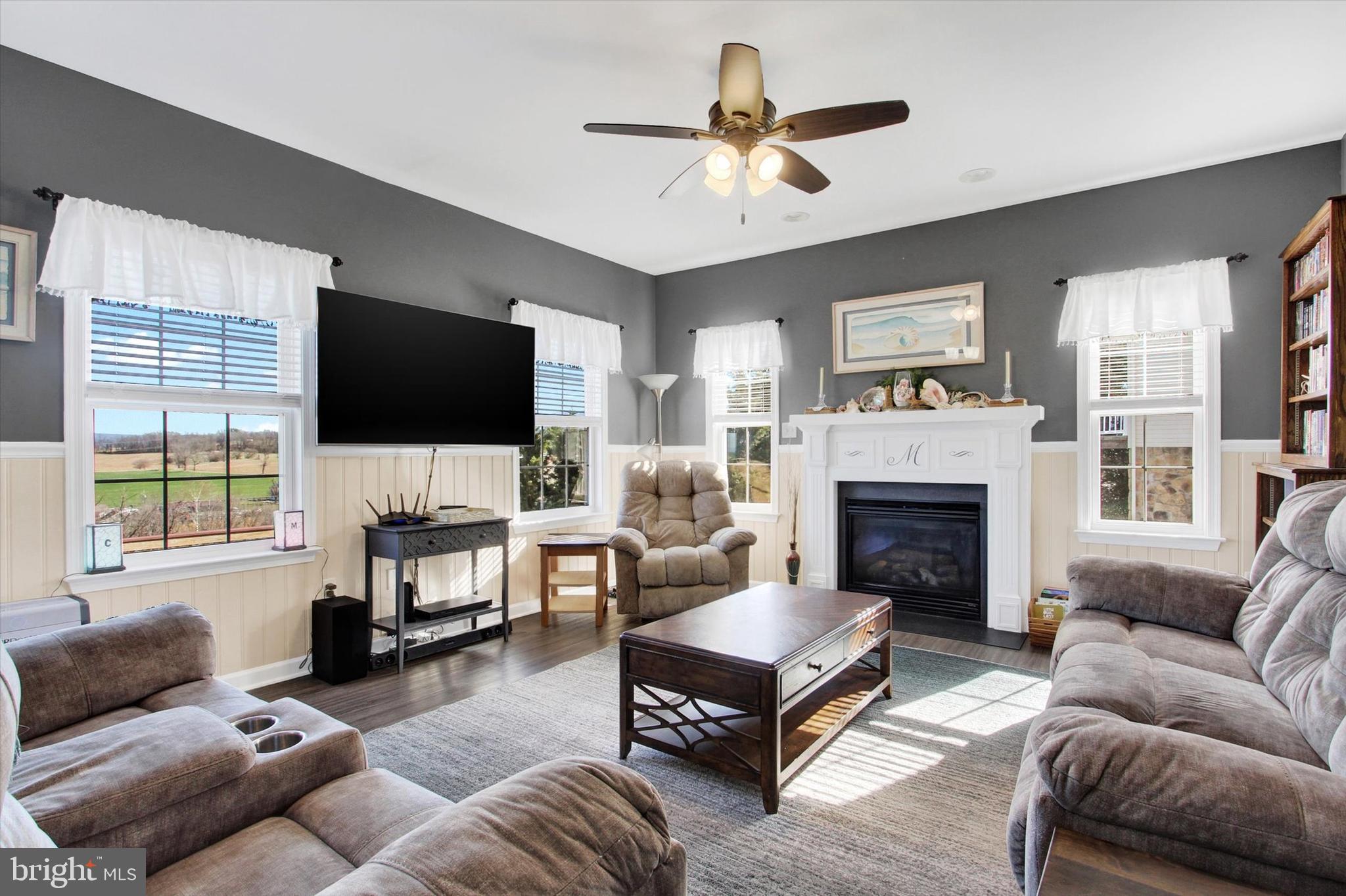 WHISPERING HILLS - Residential