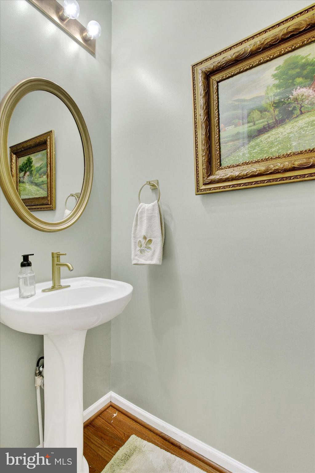 WHISPERING HILLS - Residential