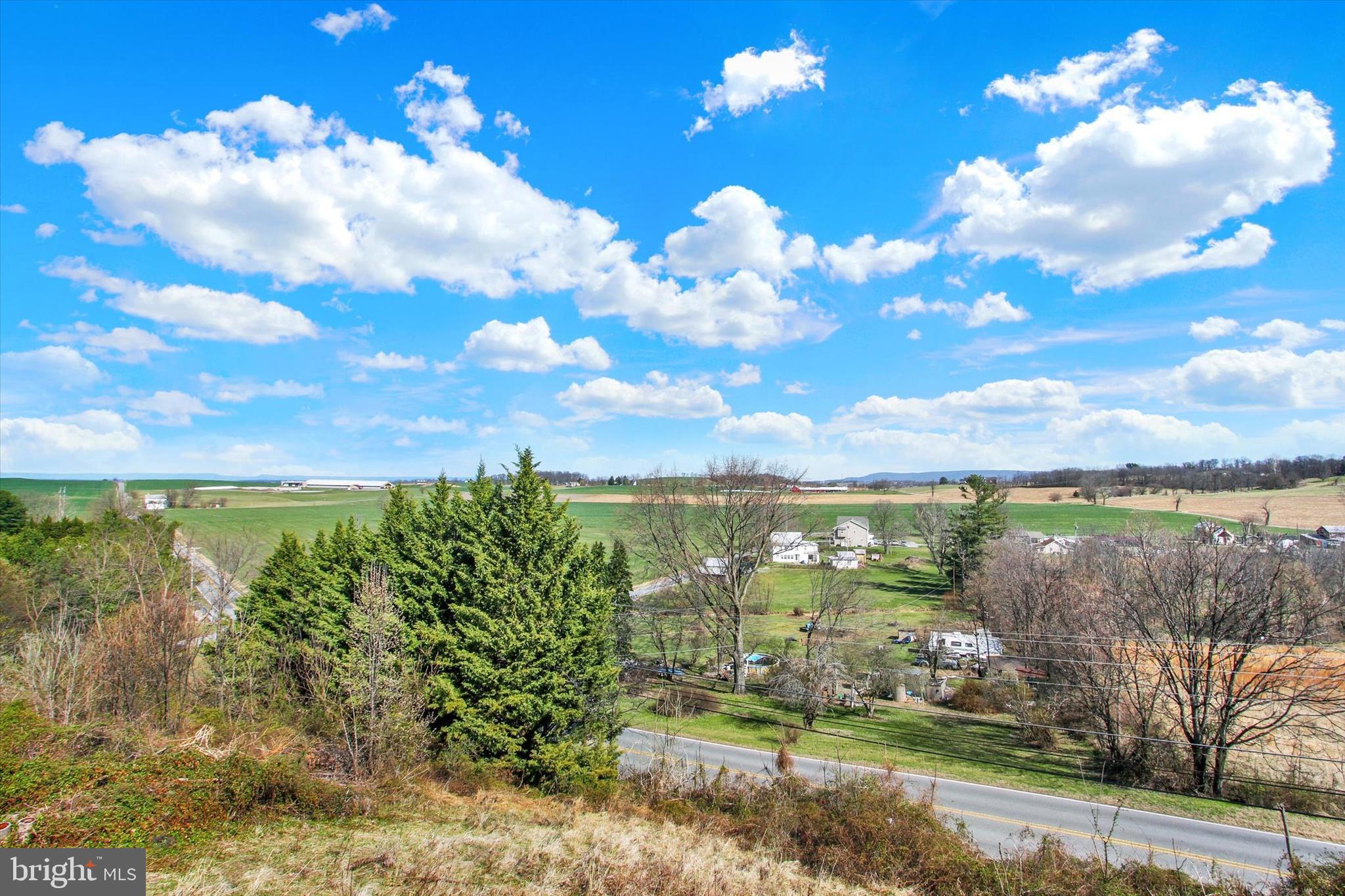 WHISPERING HILLS - Residential