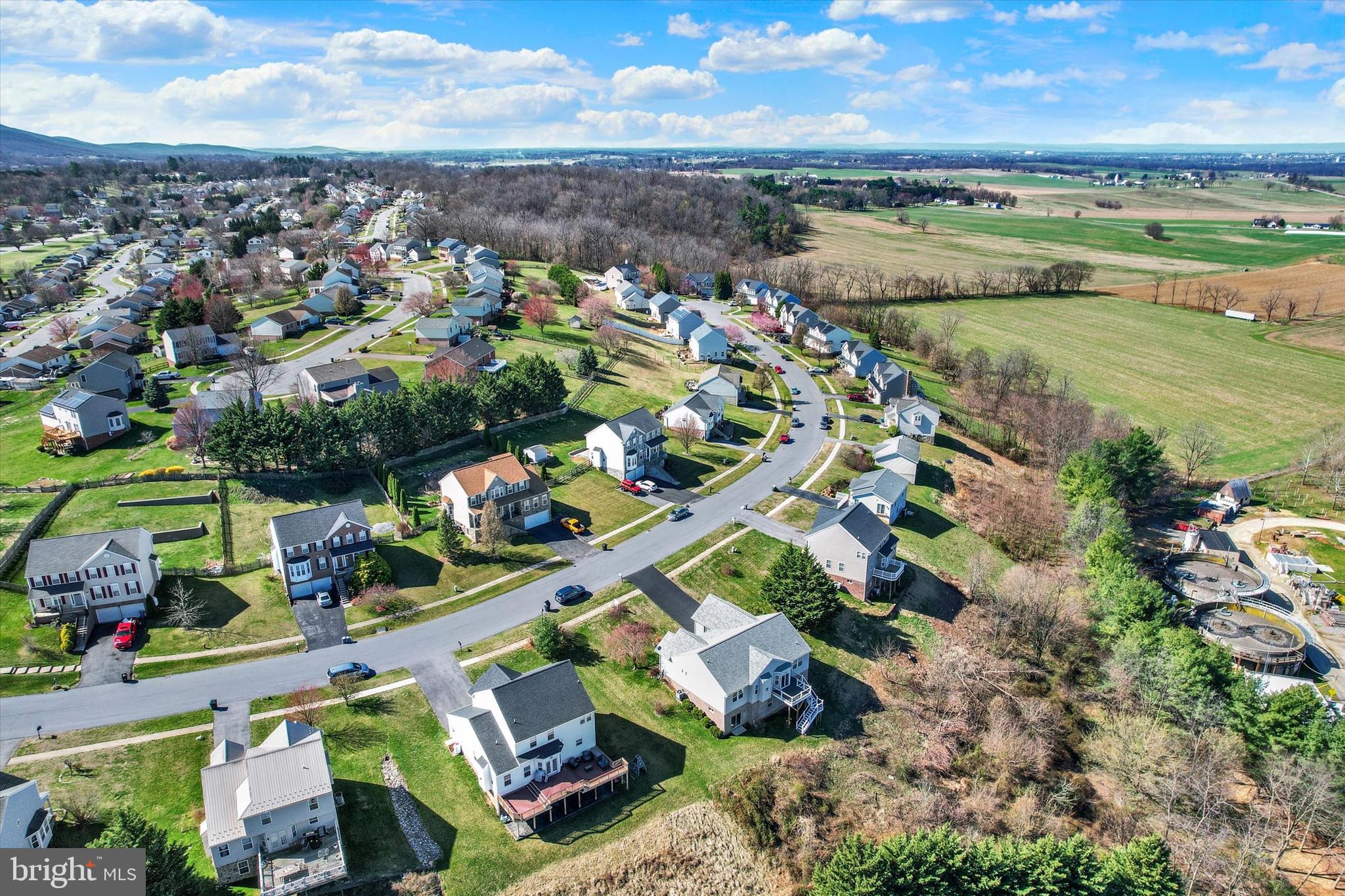 WHISPERING HILLS - Residential