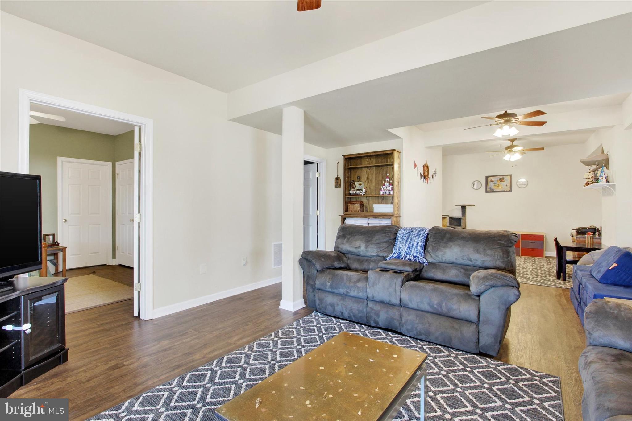 WHISPERING HILLS - Residential