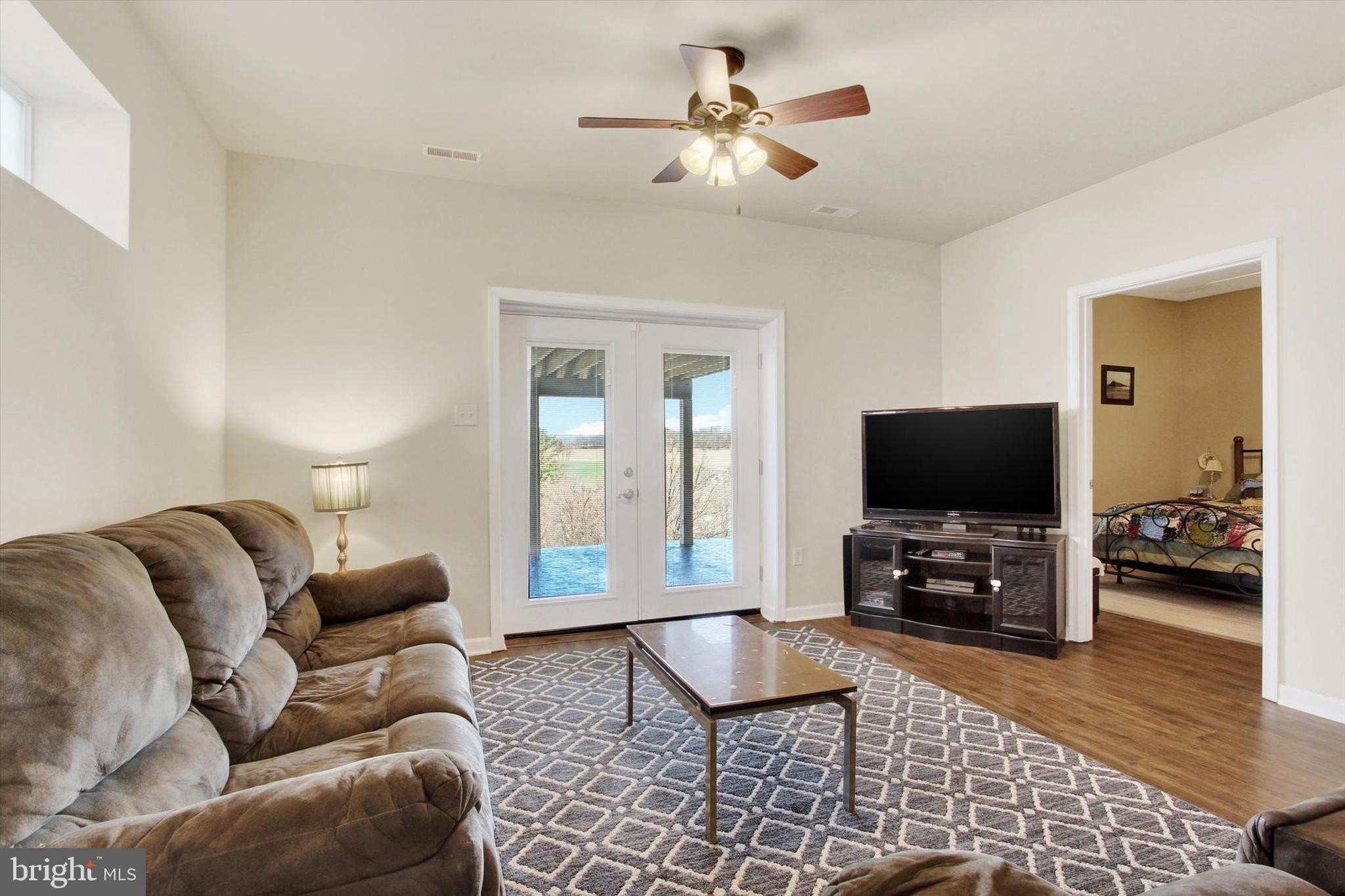 WHISPERING HILLS - Residential