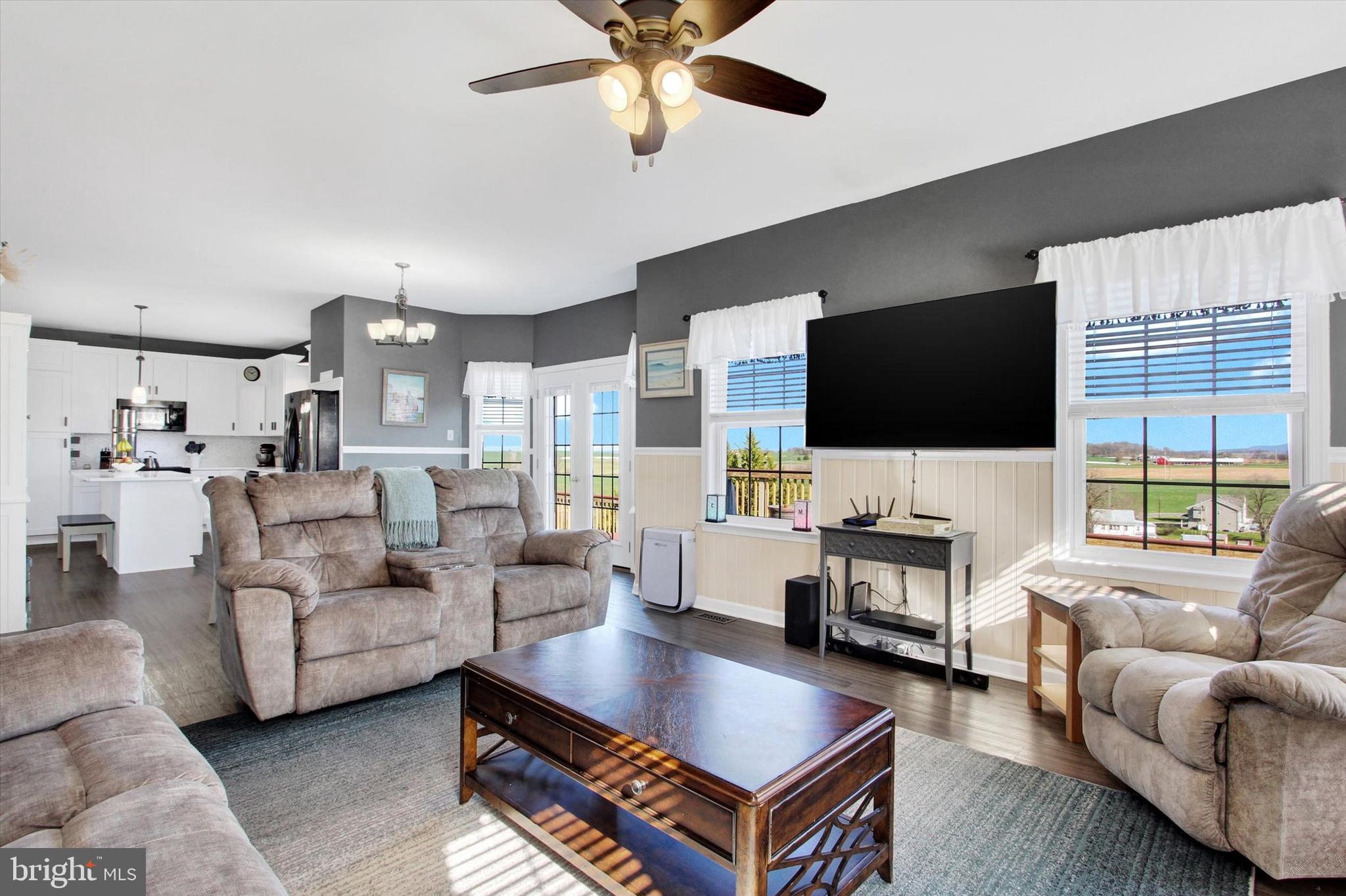 WHISPERING HILLS - Residential