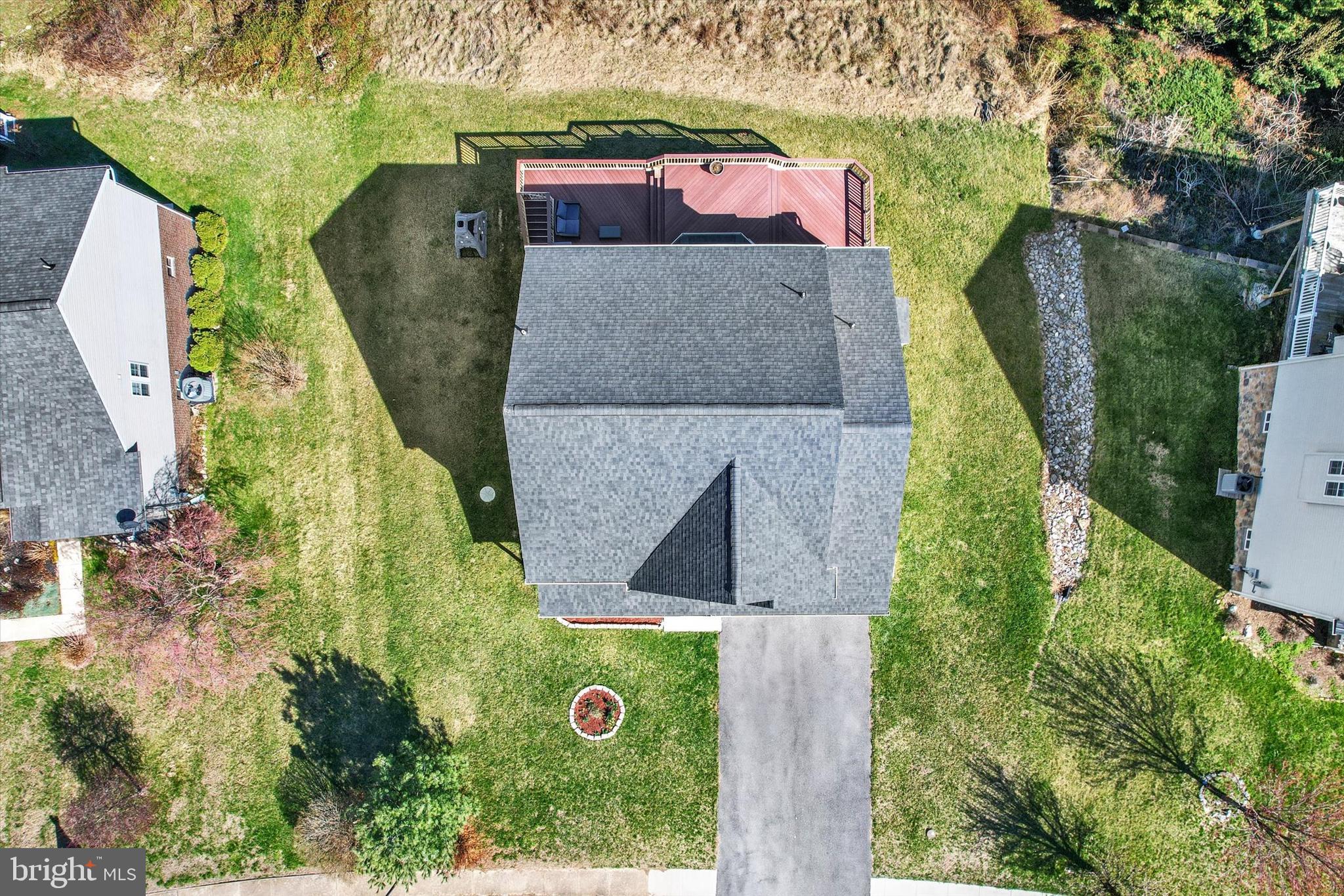 WHISPERING HILLS - Residential