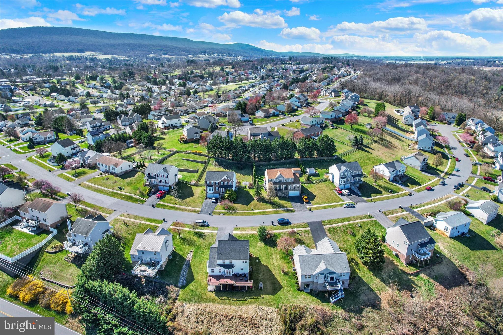 WHISPERING HILLS - Residential