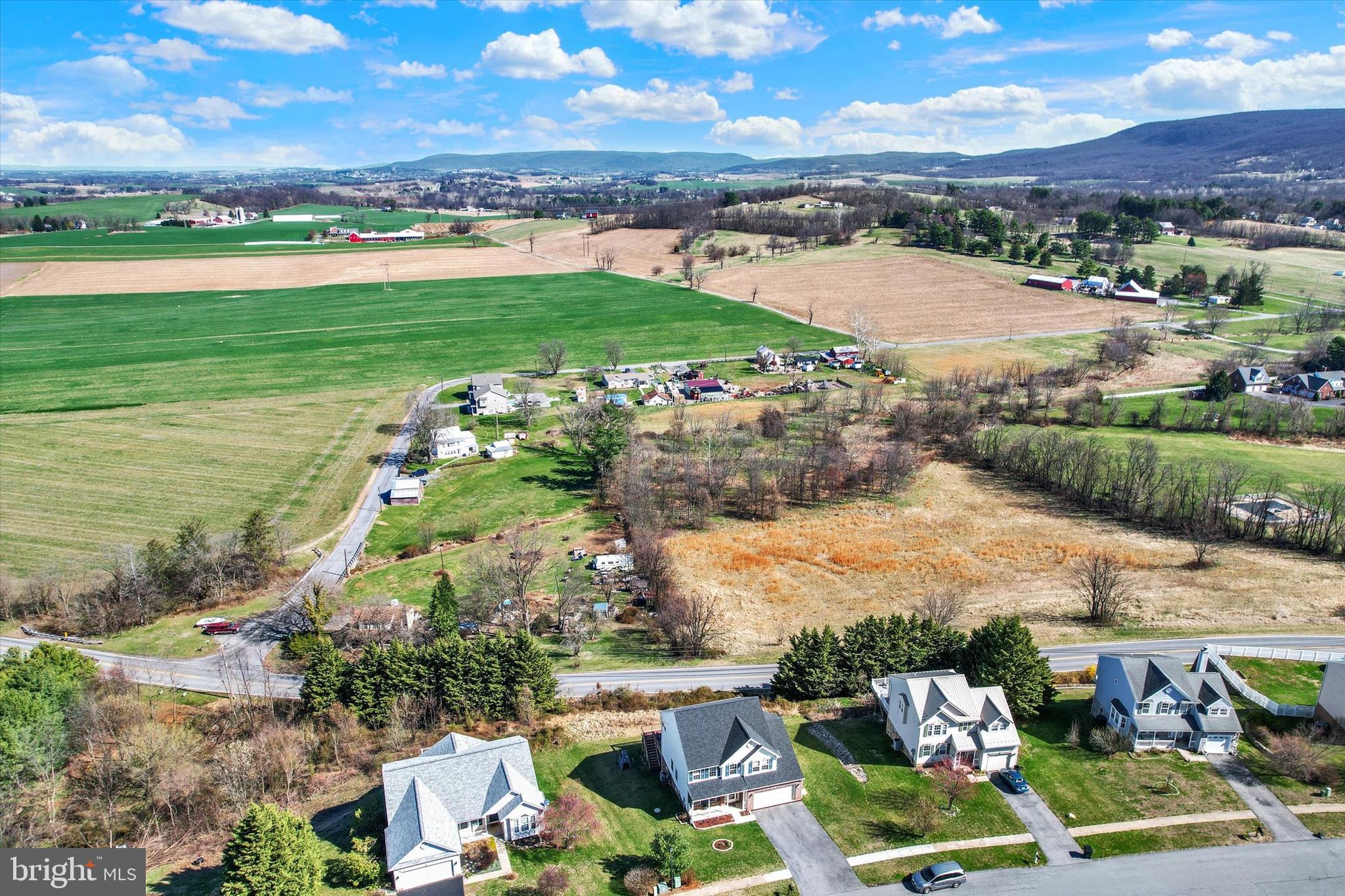 WHISPERING HILLS - Residential