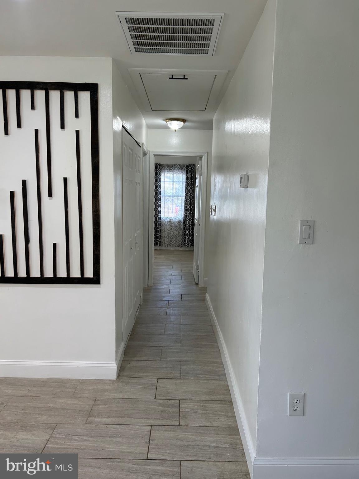 SOUTH LAWN - Residential